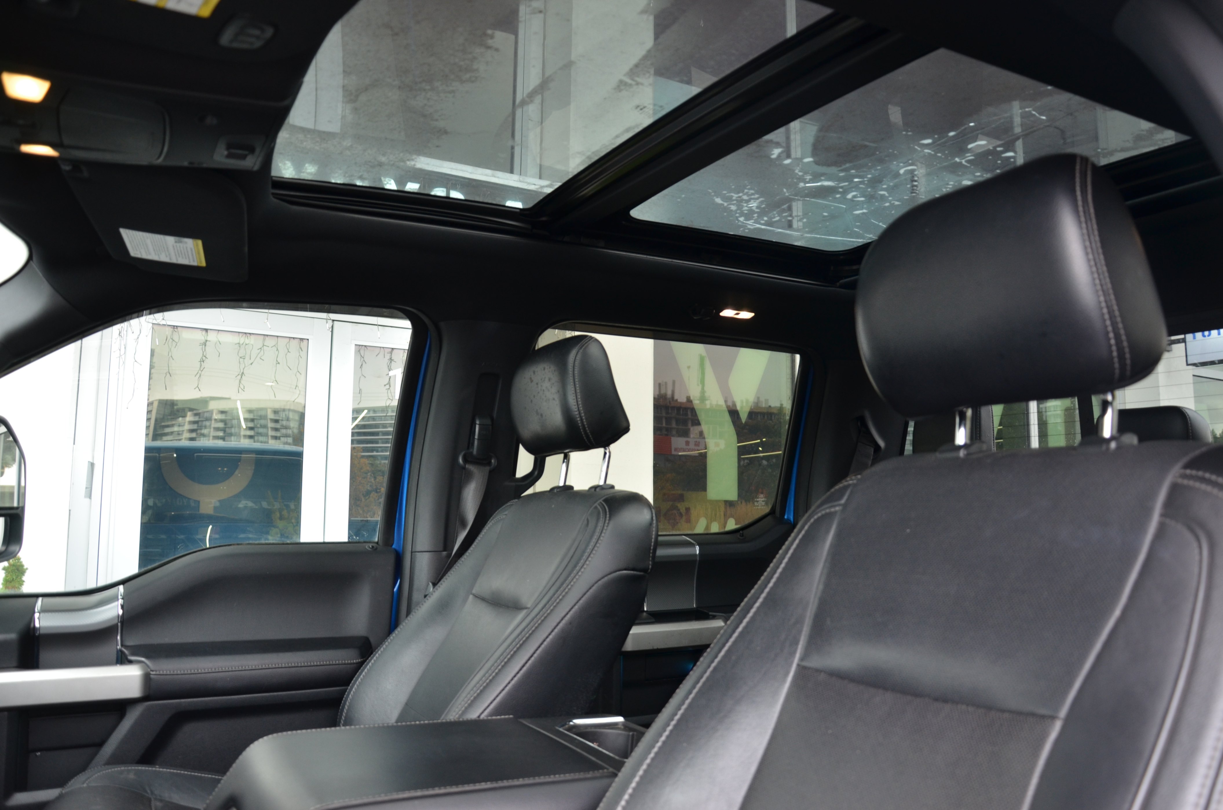 2015 Ford F-150 4WD SuperCrew 145" Lariat, 温哥华, 全款车