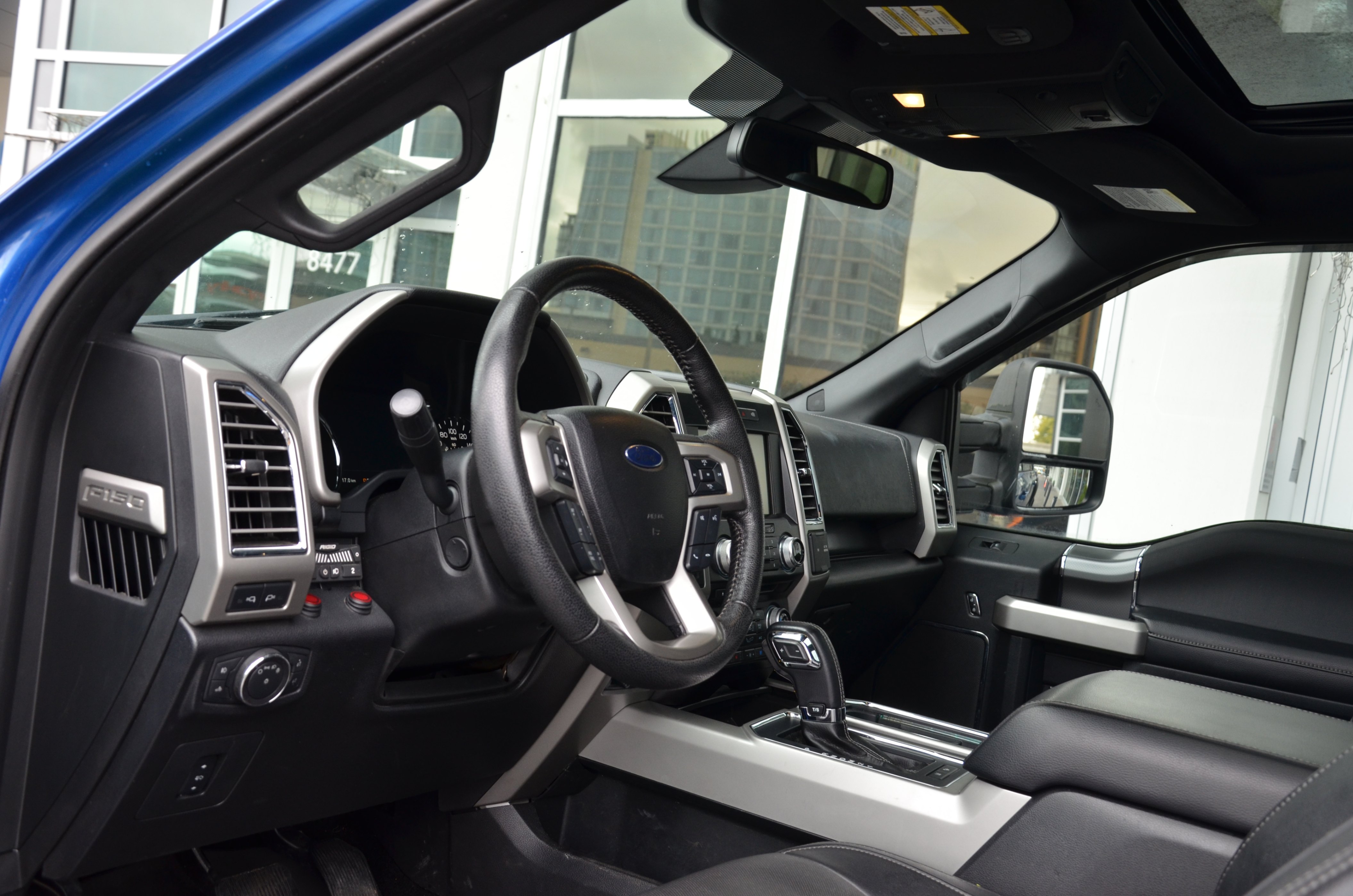 2015 Ford F-150 4WD SuperCrew 145" Lariat, 温哥华, 全款车