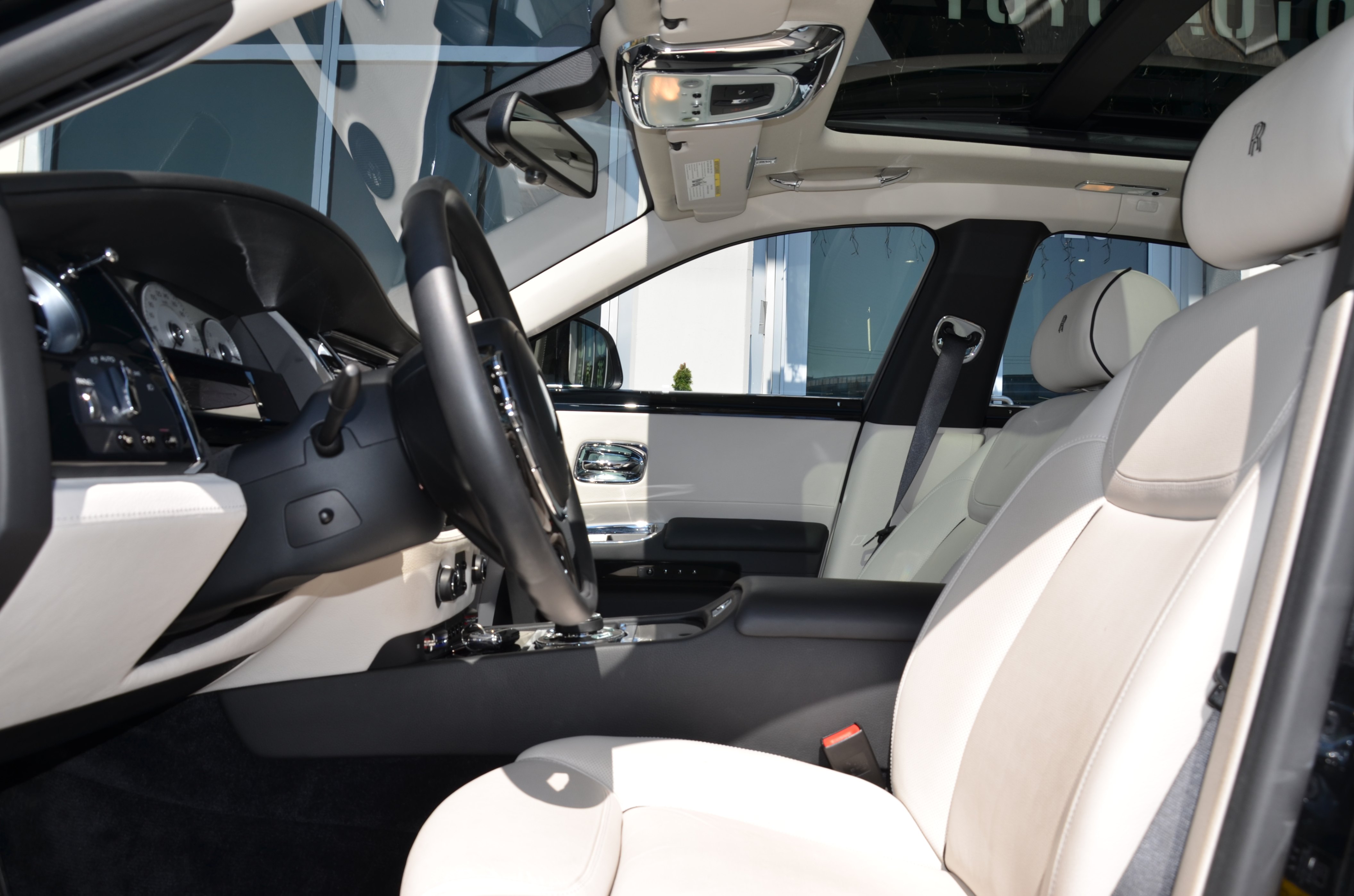 2015 Rolls-Royce Ghost 4dr Sdn, Vancouver, Cash