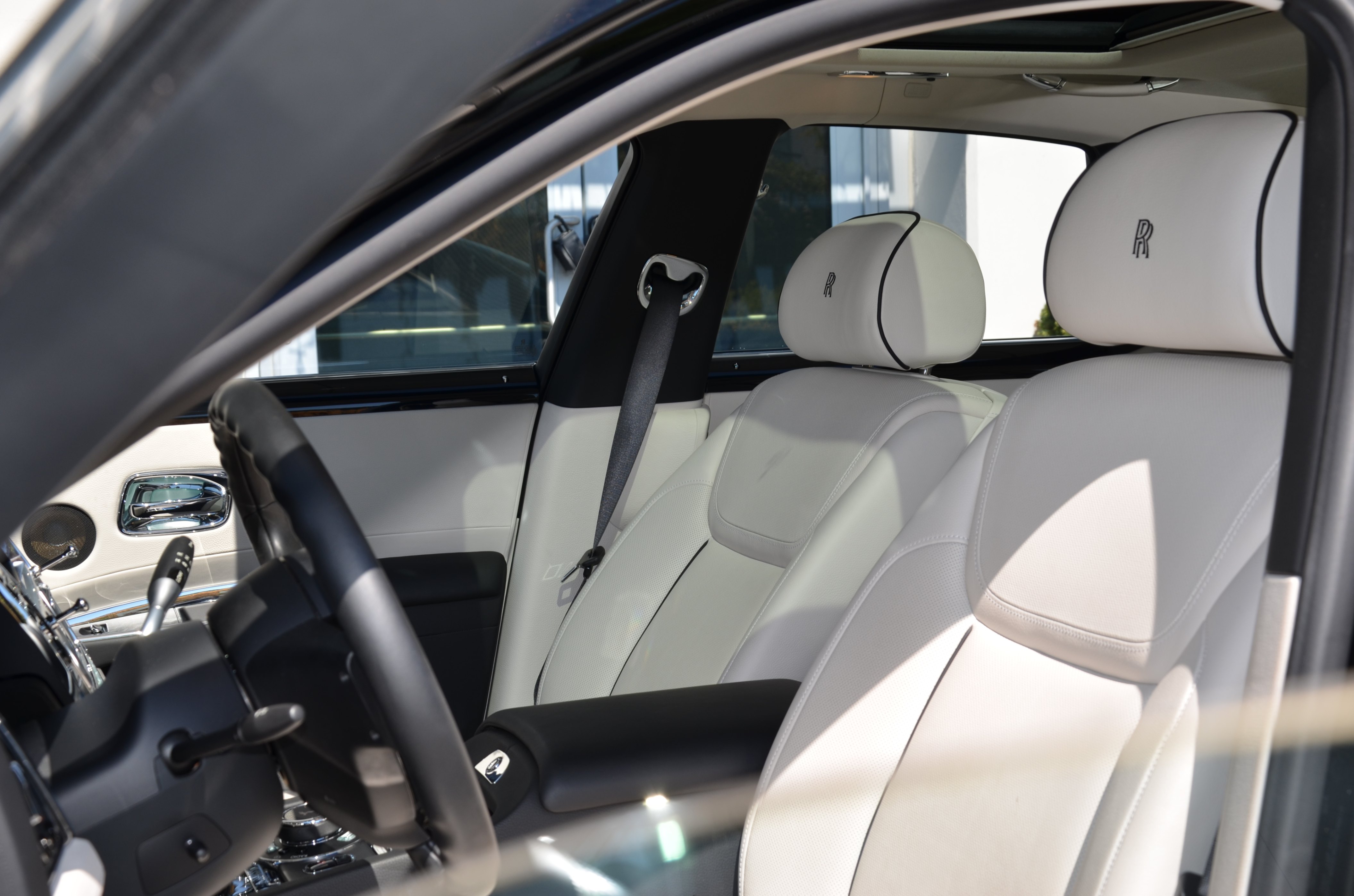 2015 Rolls-Royce Ghost 4dr Sdn, Vancouver, Cash