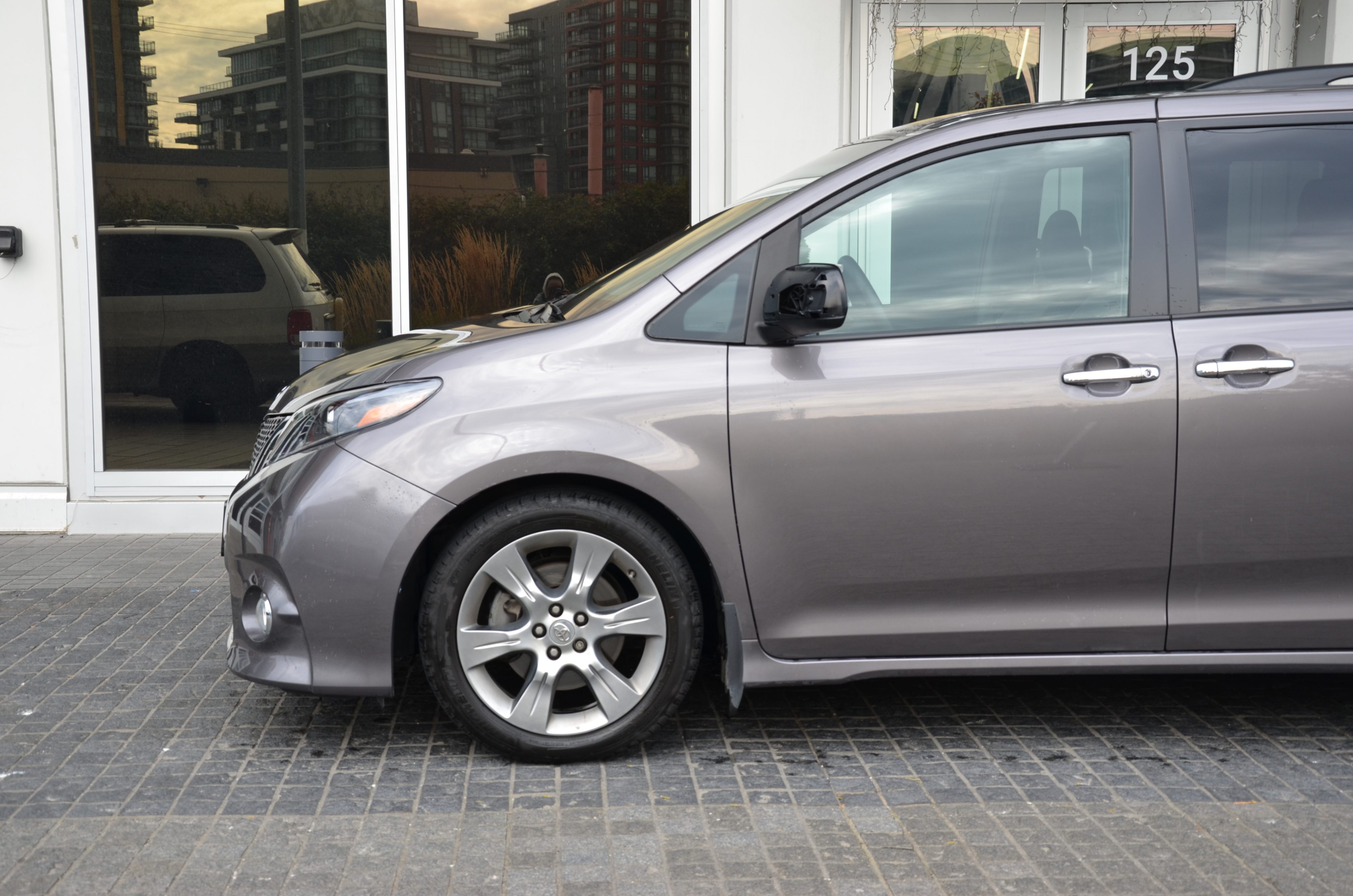 2015 Toyota Sienna 5dr SE 8-Pass FWD, Vancouver, Cash