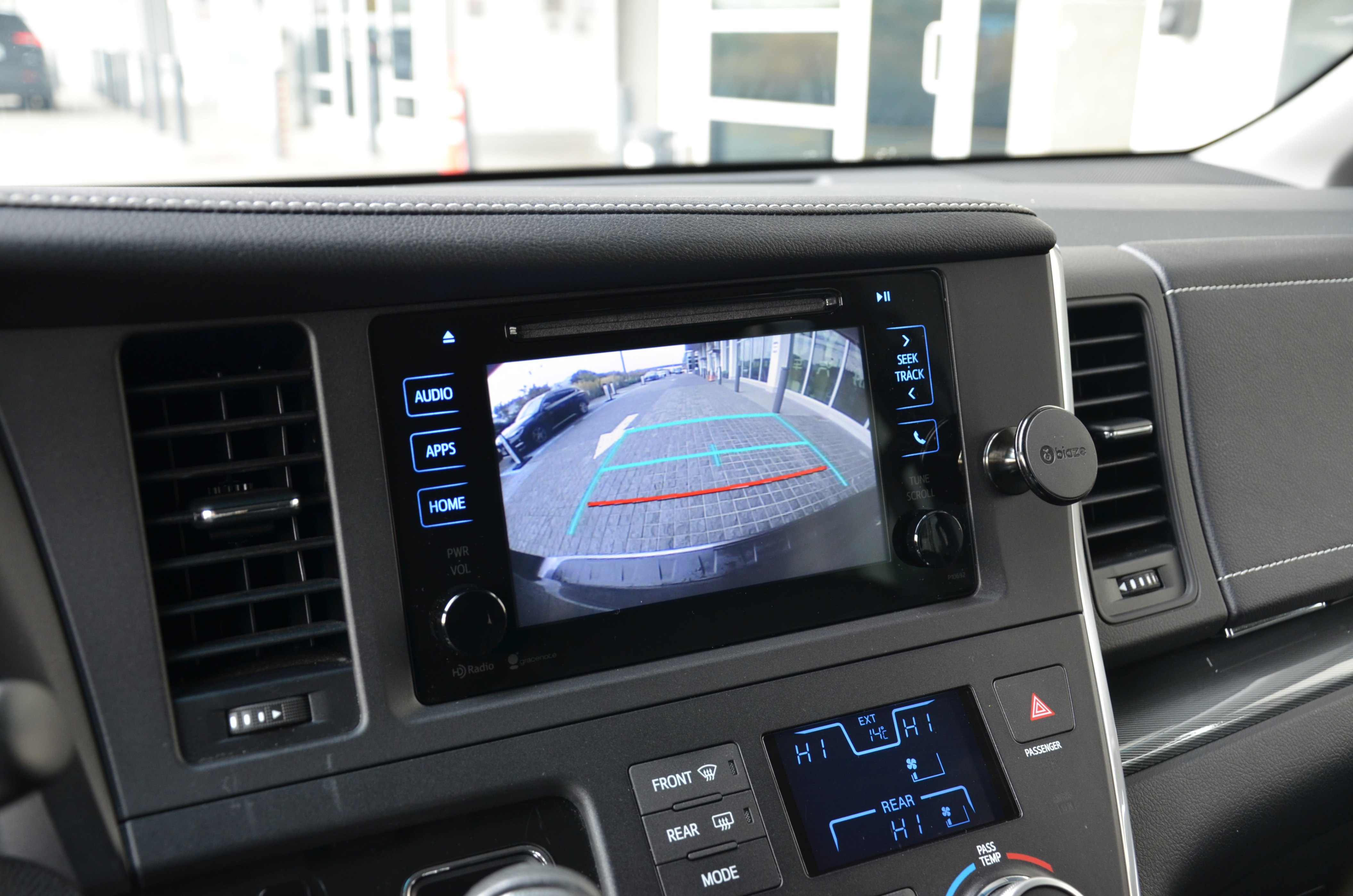 2015 Toyota Sienna 5dr SE 8-Pass FWD, Vancouver, Cash