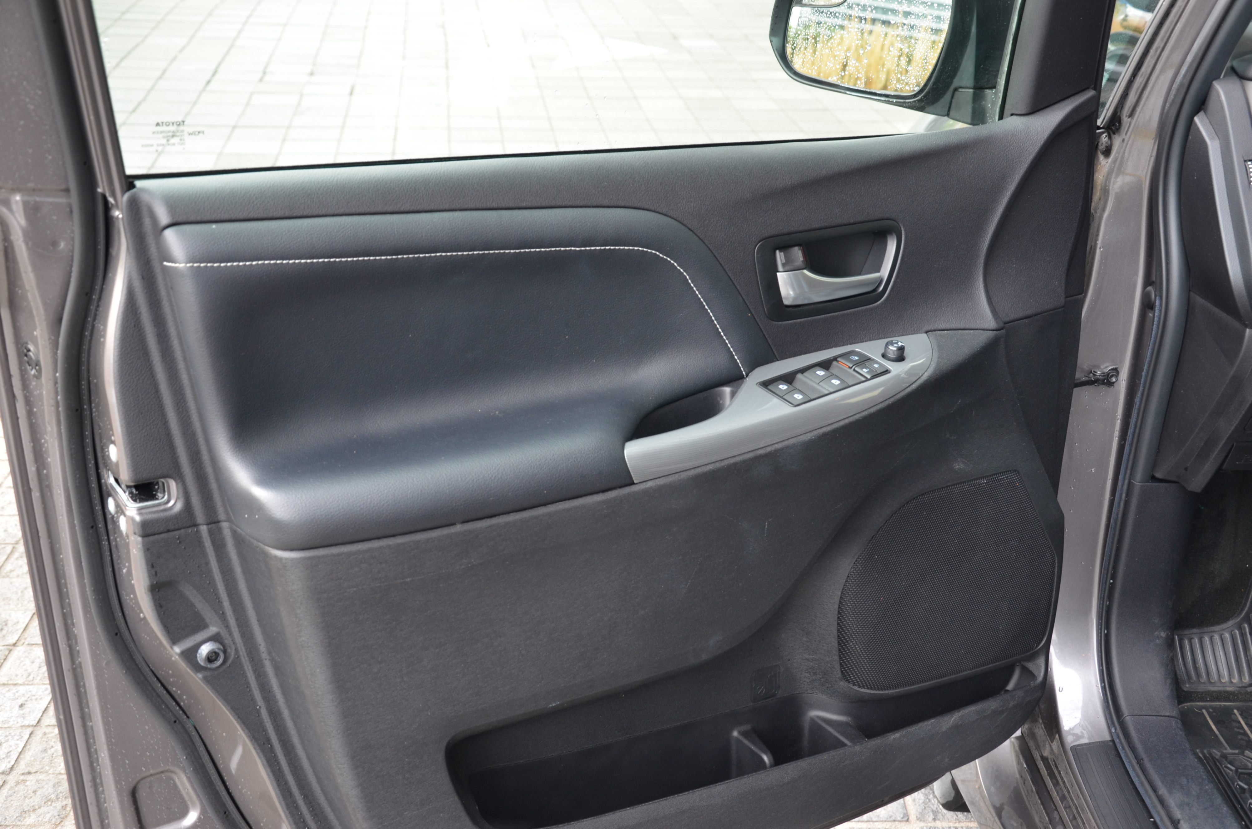 2015 Toyota Sienna 5dr SE 8-Pass FWD, Vancouver, Cash