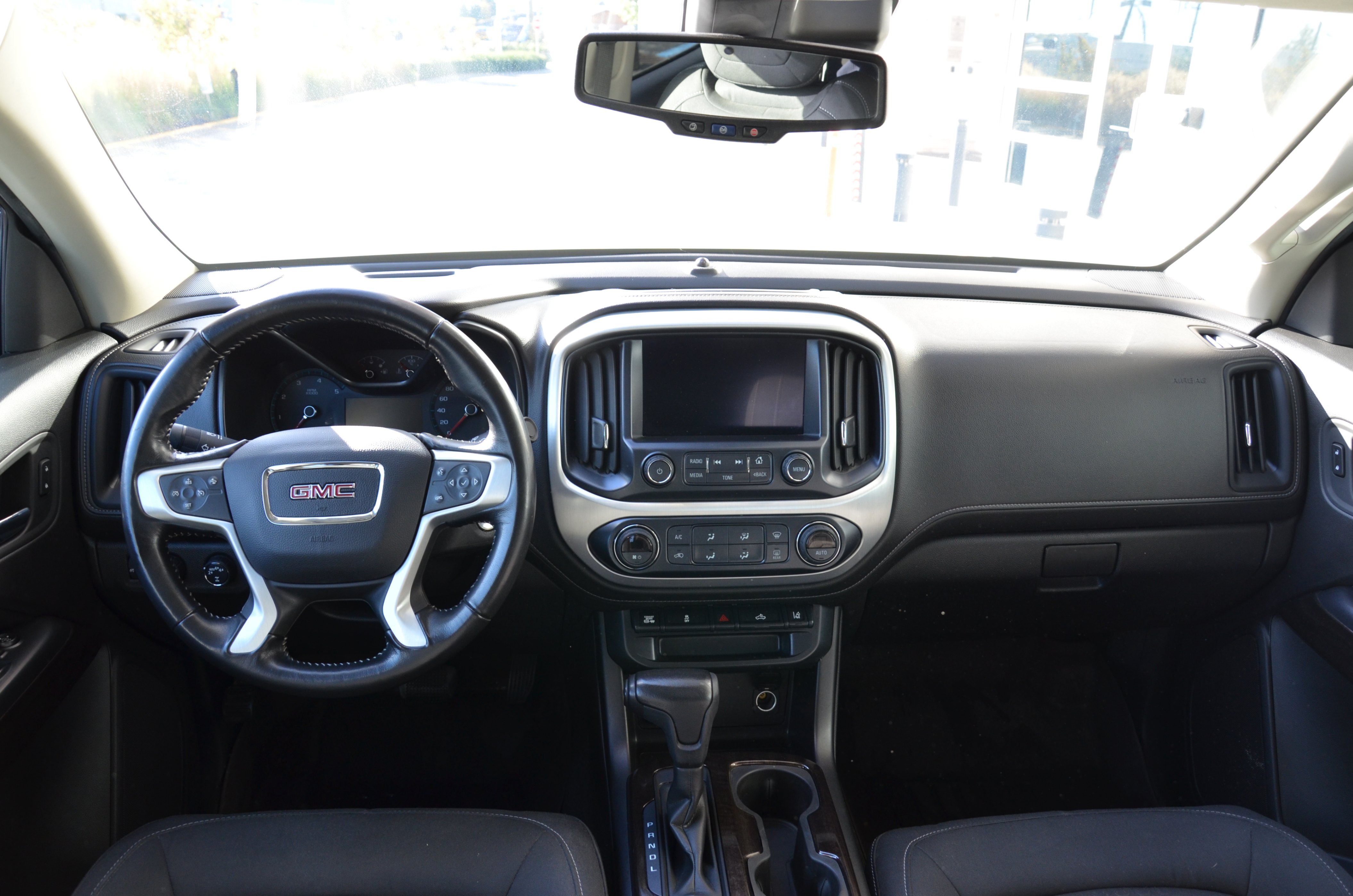 2017 GMC Canyon 4WD Crew Cab 128.3" SLE, Vancouver, Cash