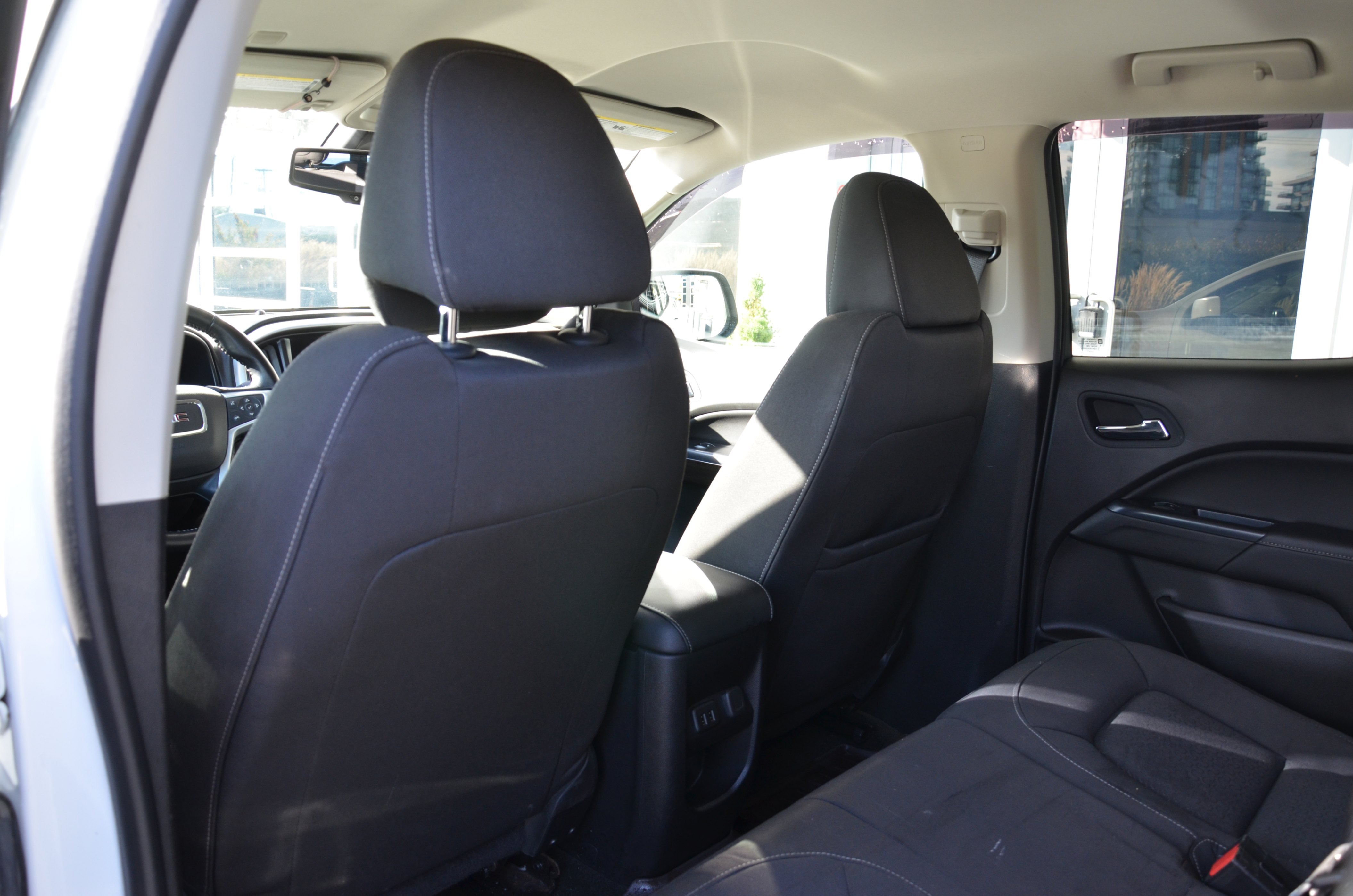 2017 GMC Canyon 4WD Crew Cab 128.3" SLE, Vancouver, Cash