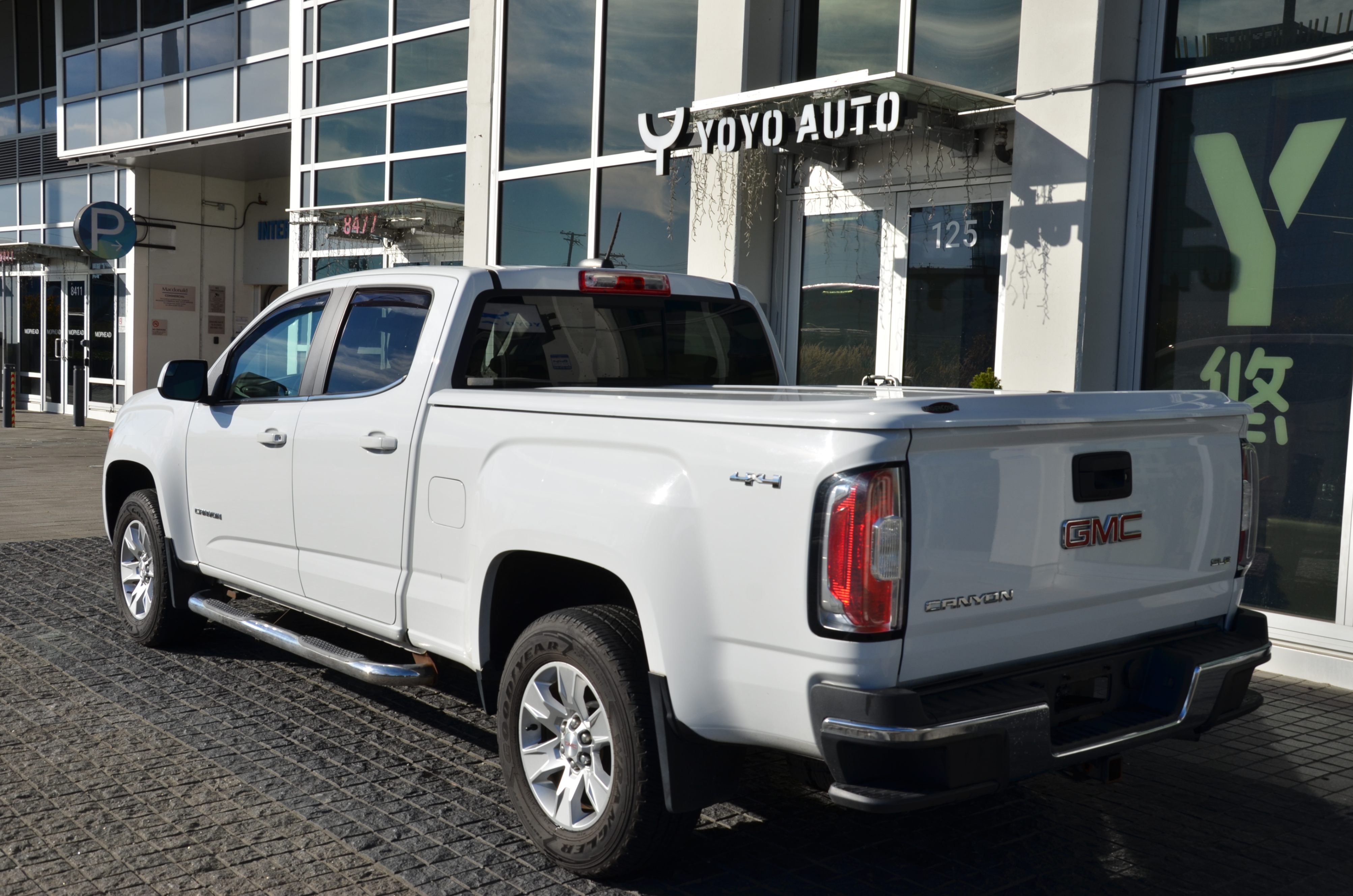 2017 GMC Canyon 4WD Crew Cab 128.3" SLE, Vancouver, Cash