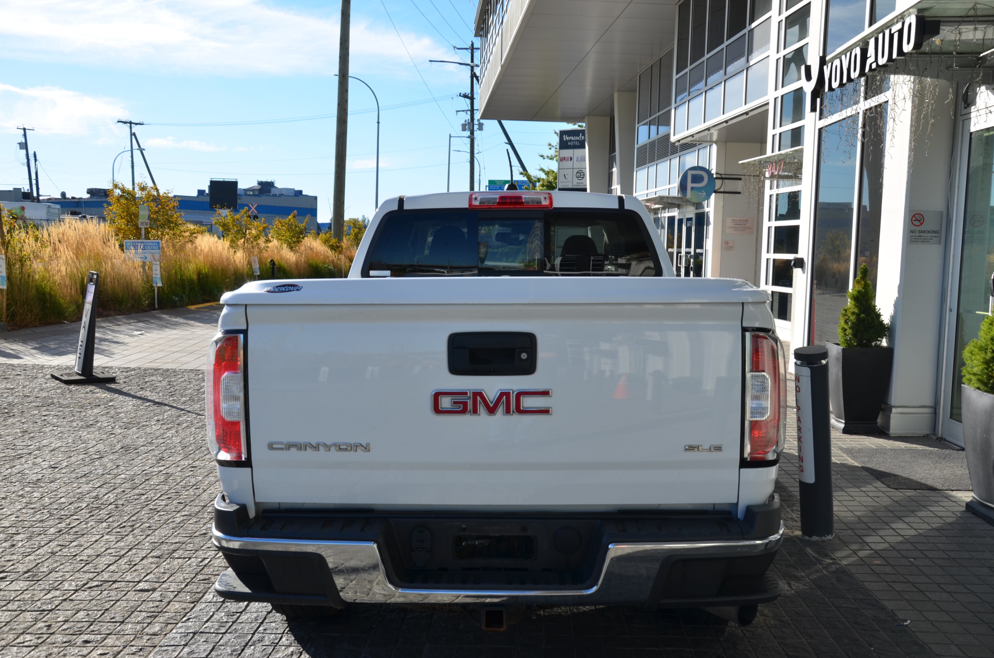 2017 GMC Canyon 4WD Crew Cab 128.3" SLE, Vancouver, Cash