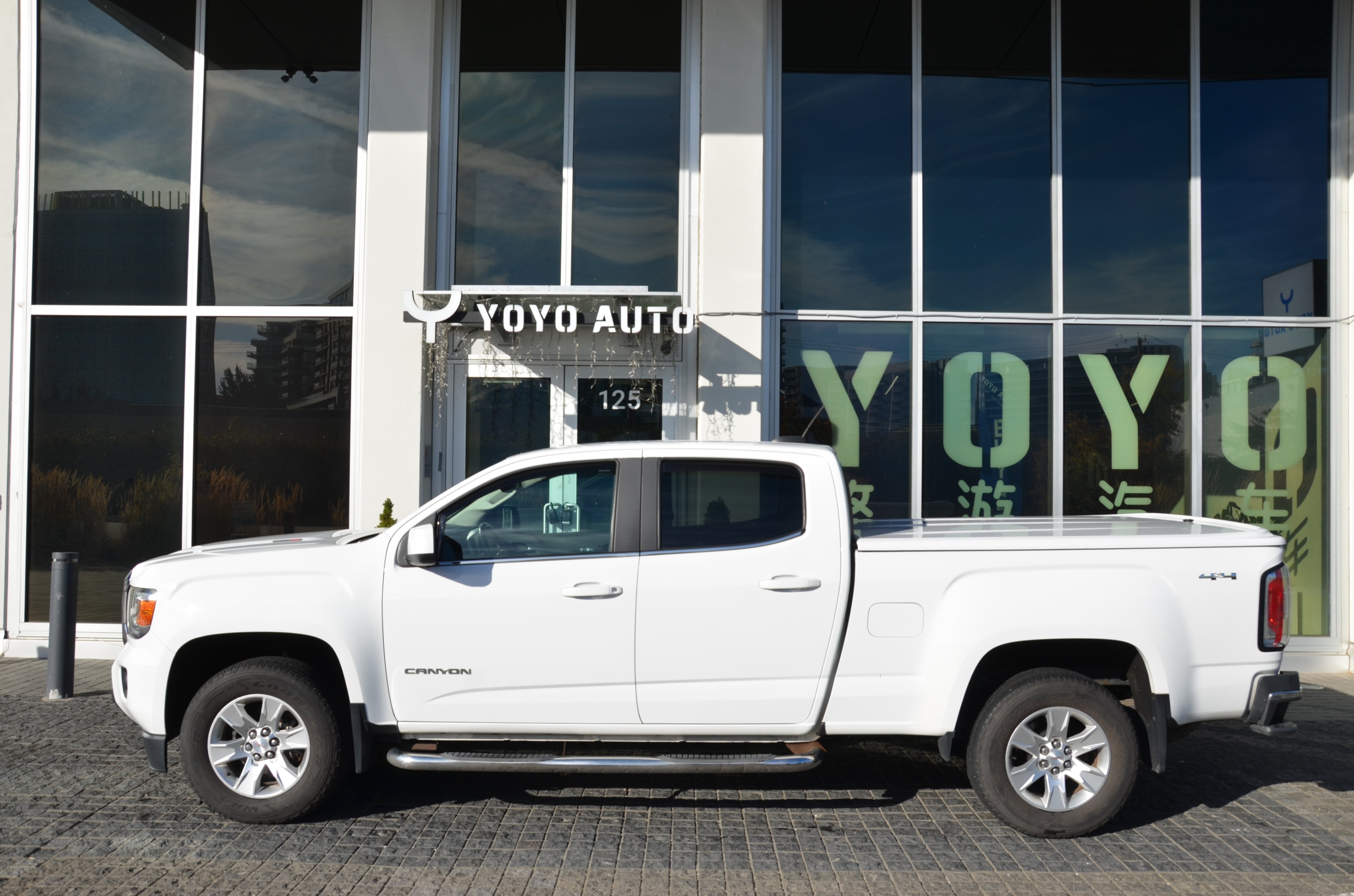 2017 GMC Canyon 4WD Crew Cab 128.3" SLE, Vancouver, Cash