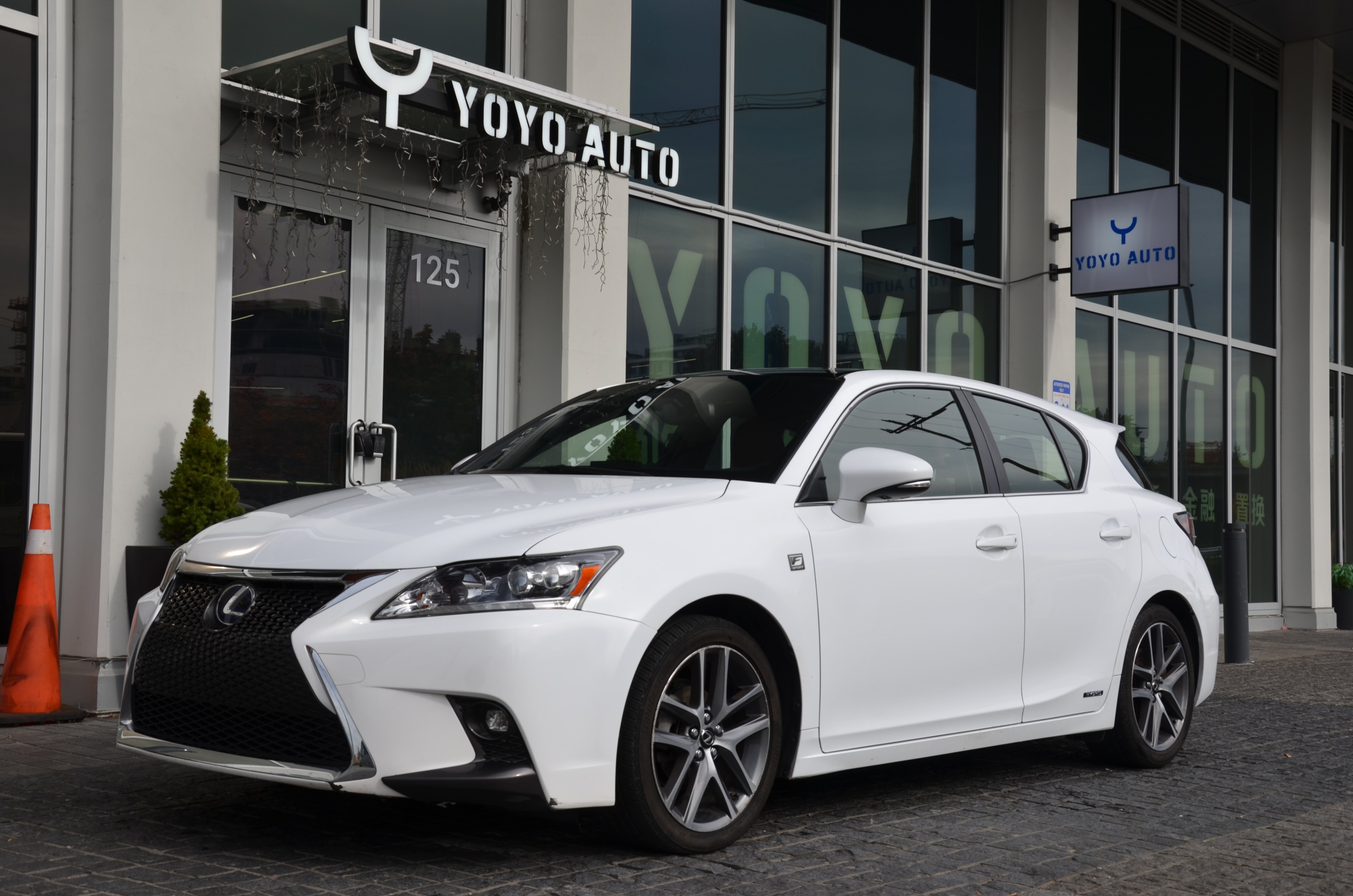 2017 Lexus CT 200h FWD 4dr Hybrid, Vancouver, Cash