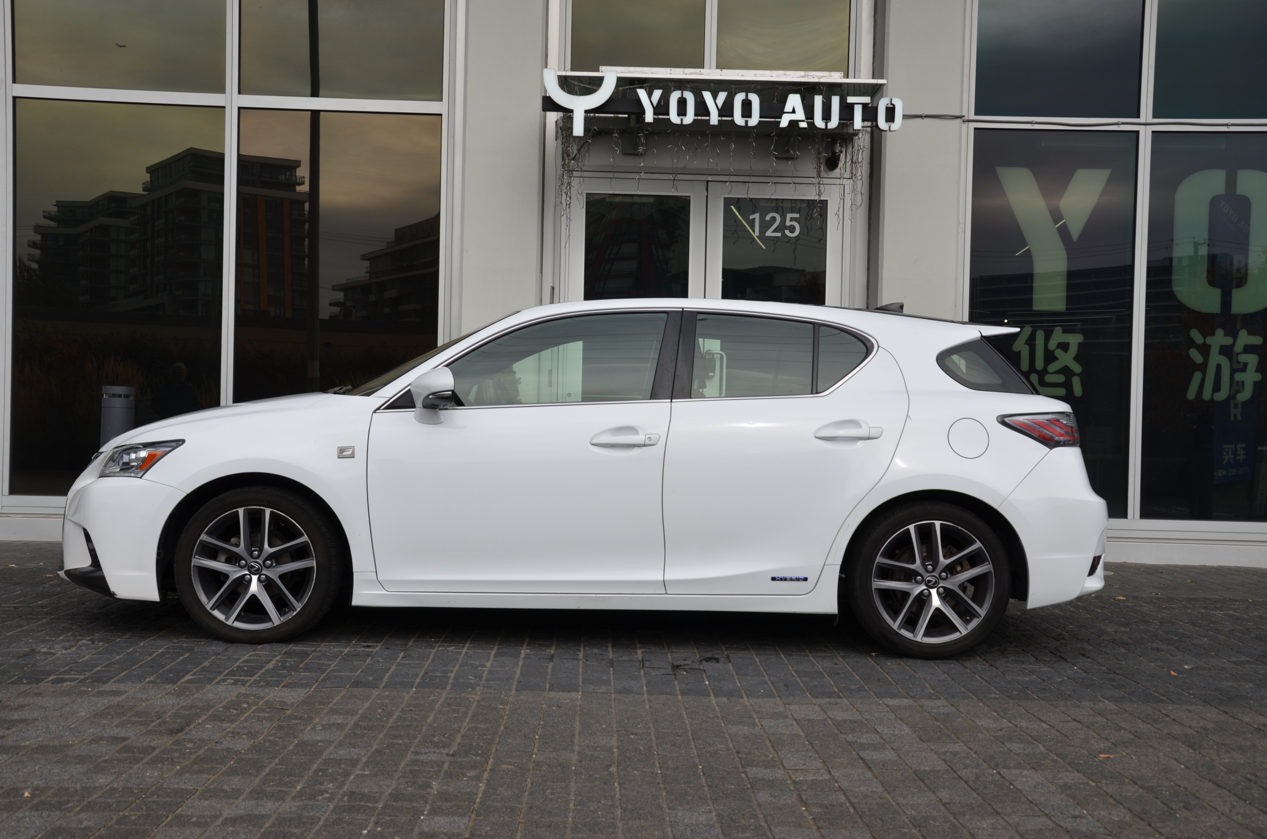 2017 Lexus CT 200h FWD 4dr Hybrid, Vancouver, Cash