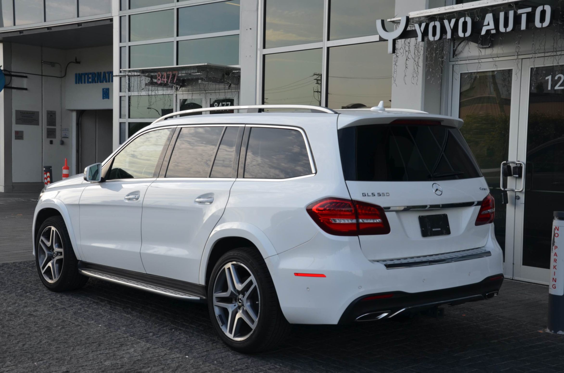 2017 Mercedes-Benz GLS-class 4MATIC 4dr GLS 550, Vancouver, Cash