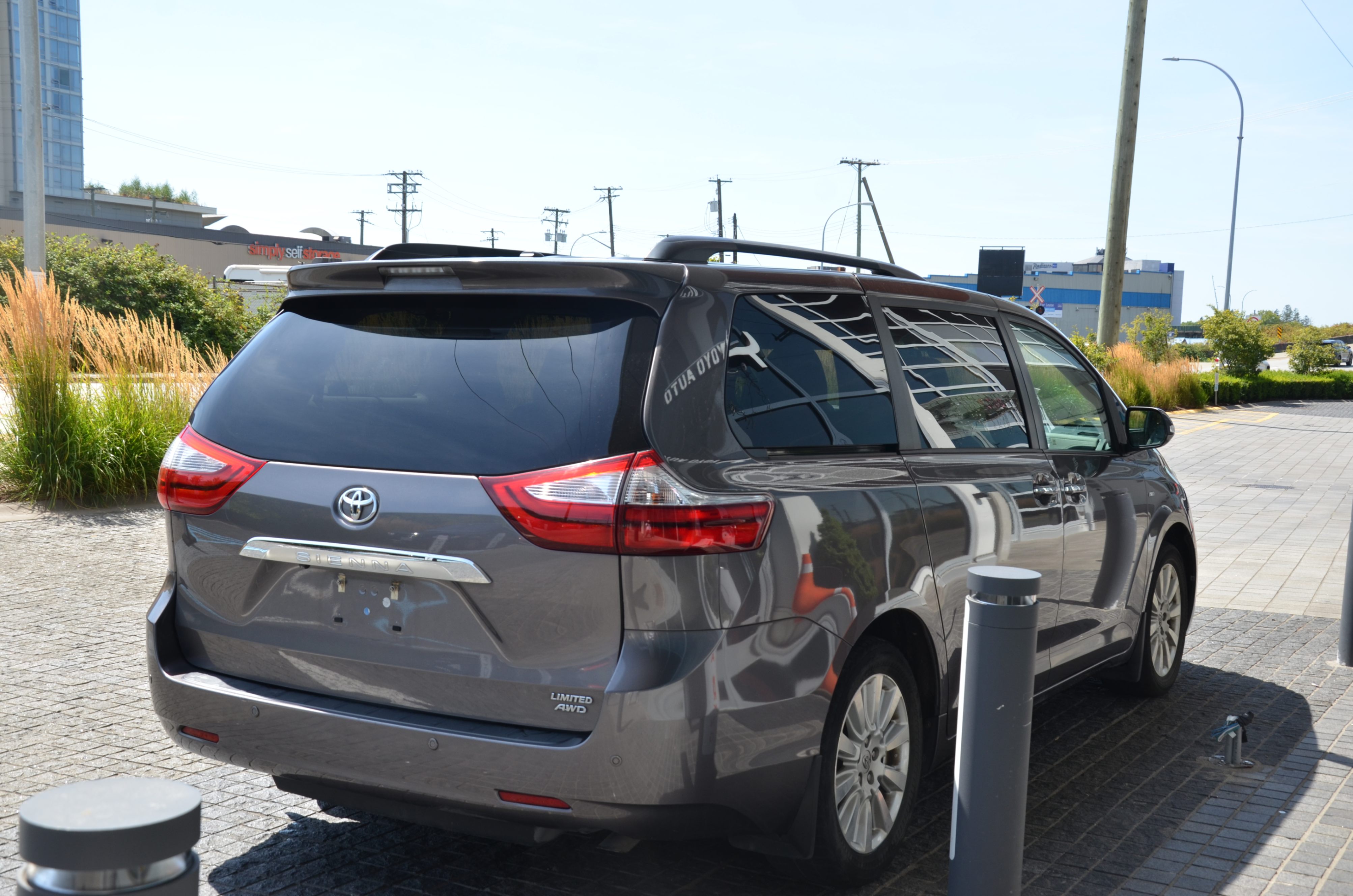 2017 Toyota Sienna 5dr XLE 7-Pass AWD, Vancouver, Cash