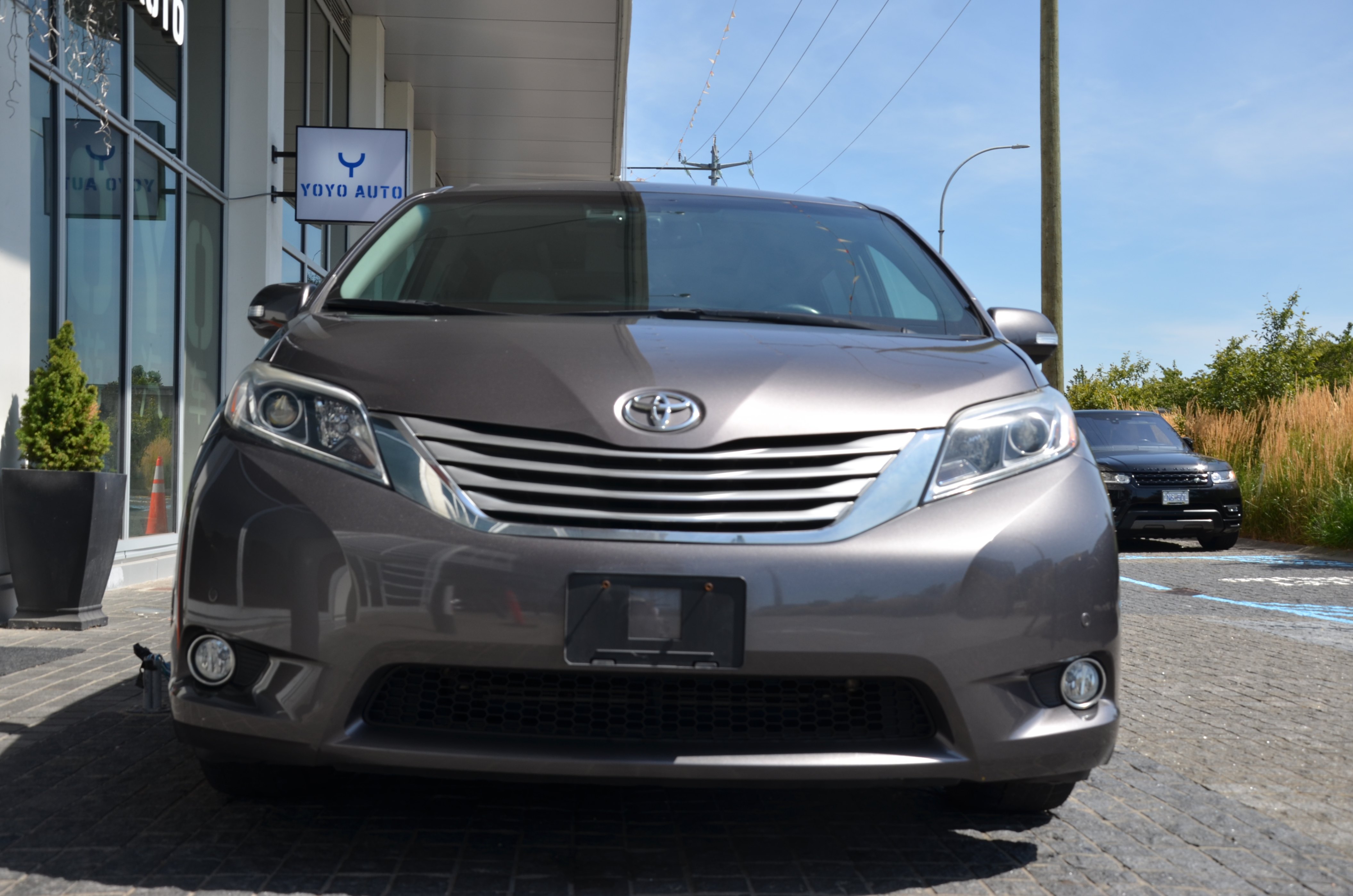 2017 Toyota Sienna 5dr XLE 7-Pass AWD, Vancouver, Cash