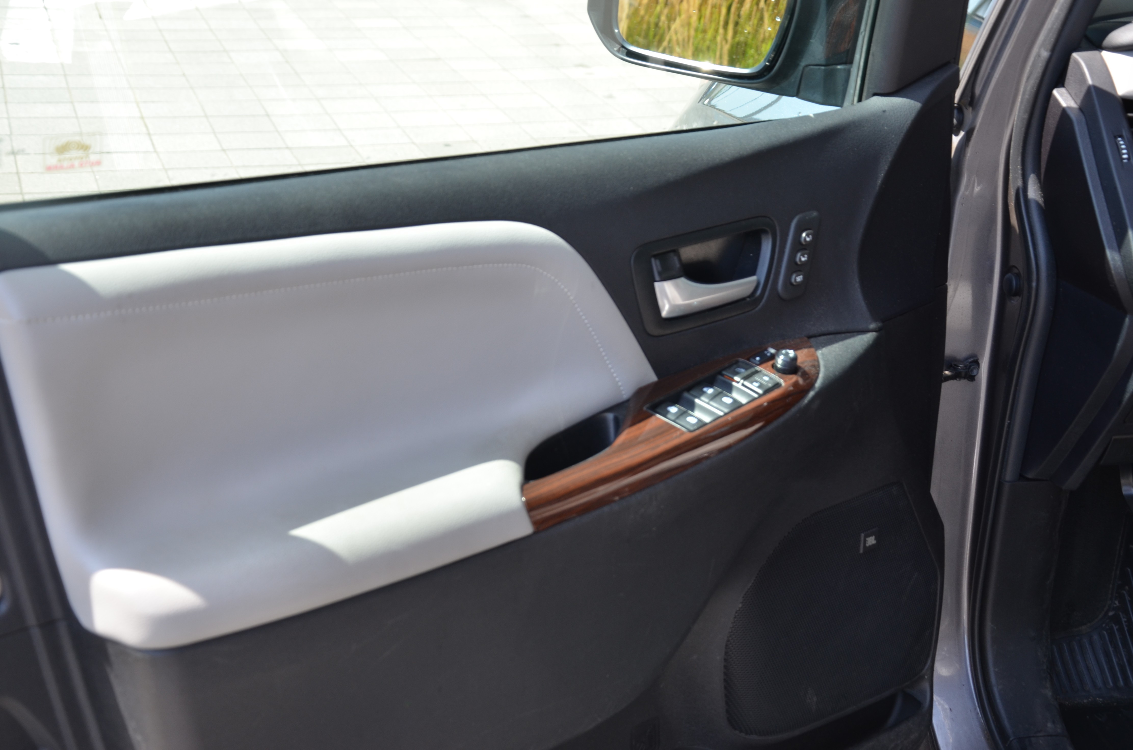 2017 Toyota Sienna 5dr XLE 7-Pass AWD, Vancouver, Cash