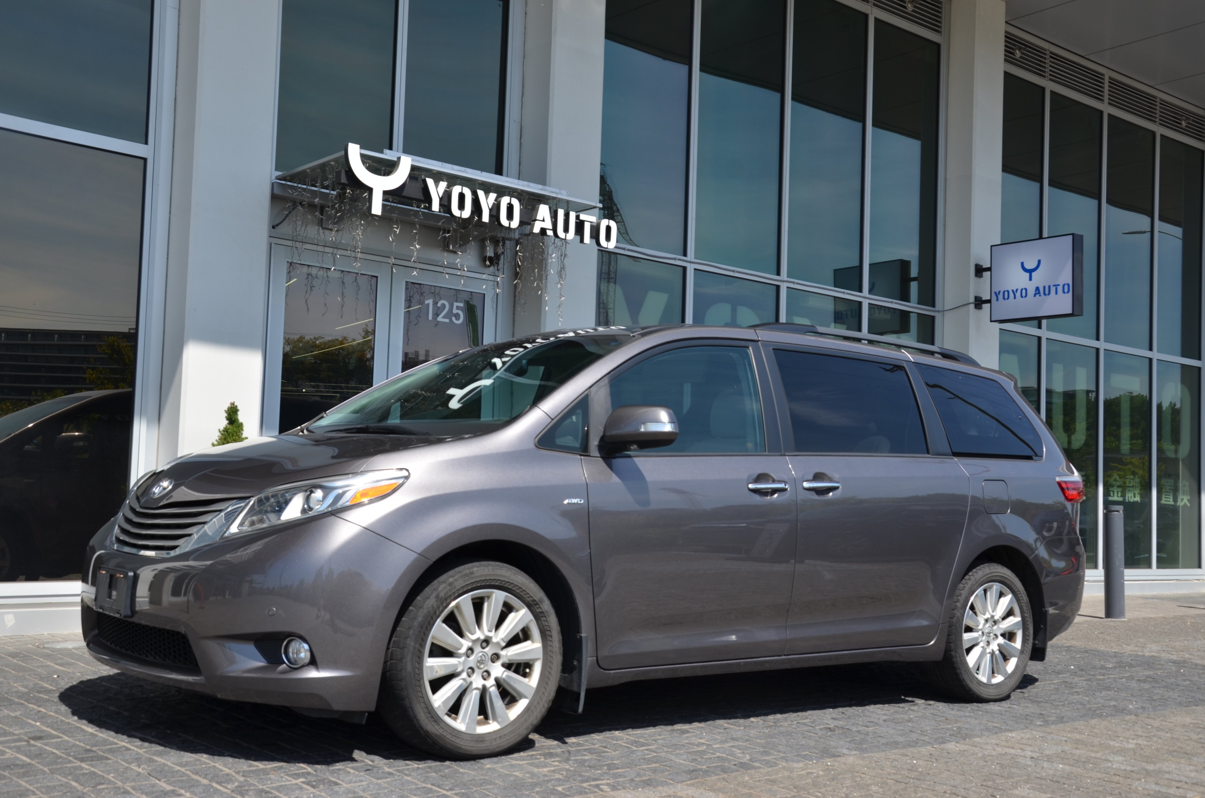 2017 Toyota Sienna 5dr XLE 7-Pass AWD, Vancouver, Cash