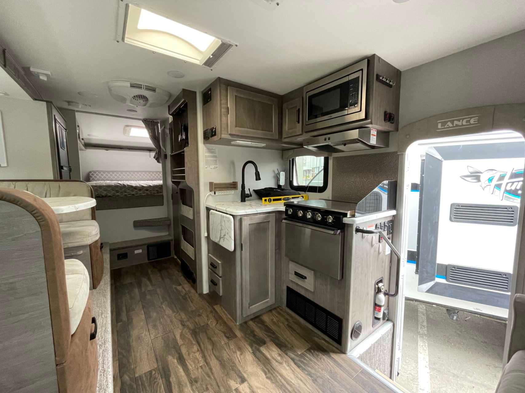 2021 Lance 1172 ., Vancouver, Cash