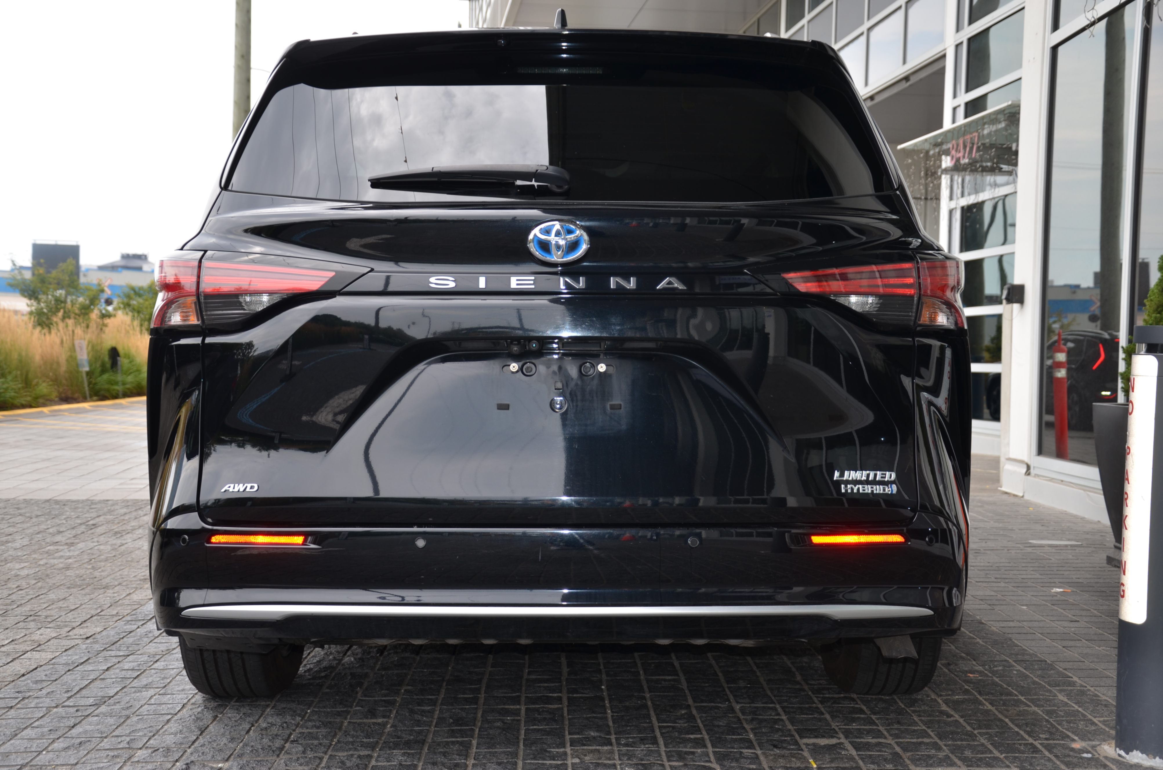 2021 Toyota Sienna XLE 7-Passenger AWD, Vancouver, Cash