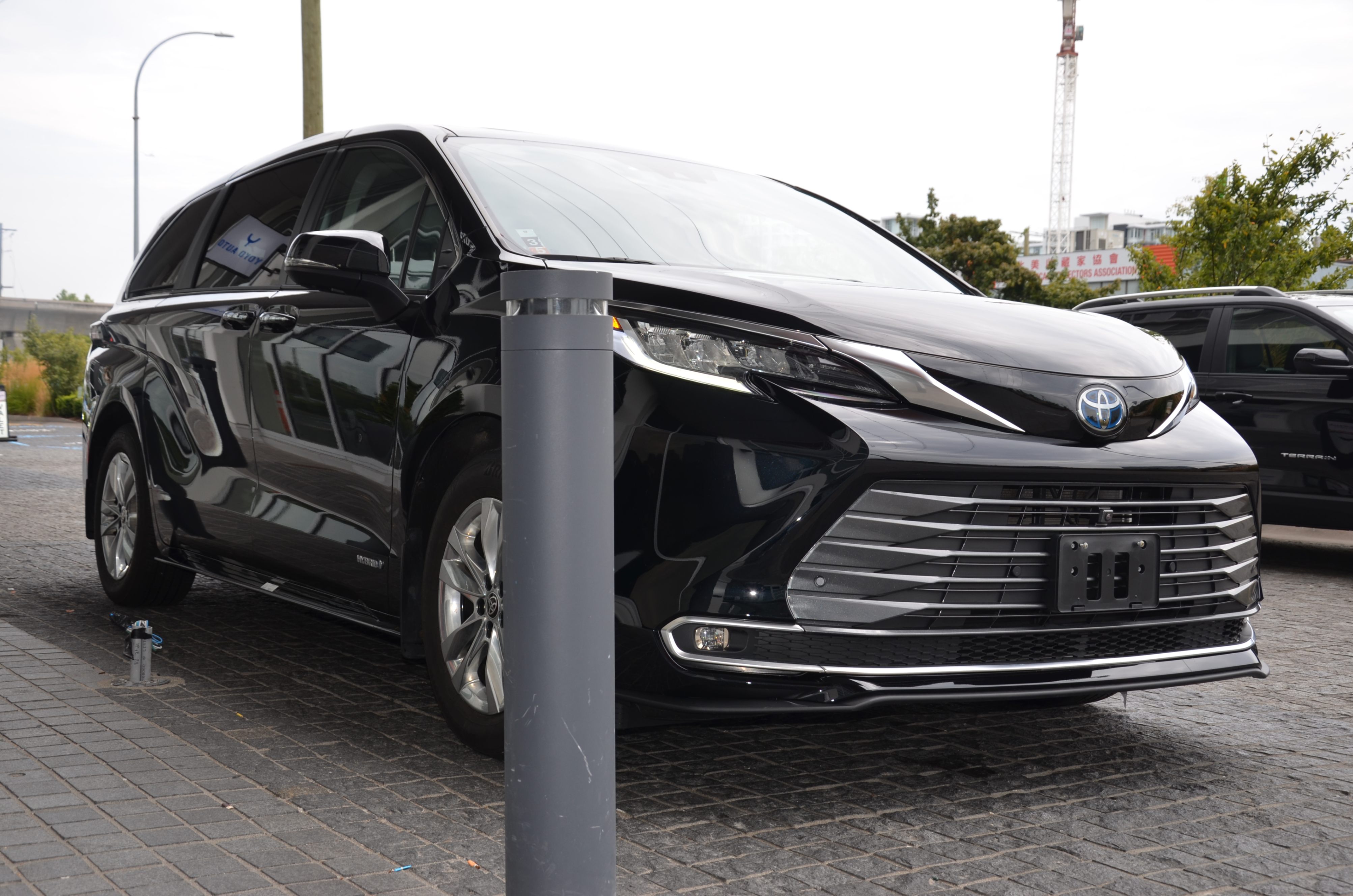 2021 Toyota Sienna XLE 7-Passenger AWD, Vancouver, Cash