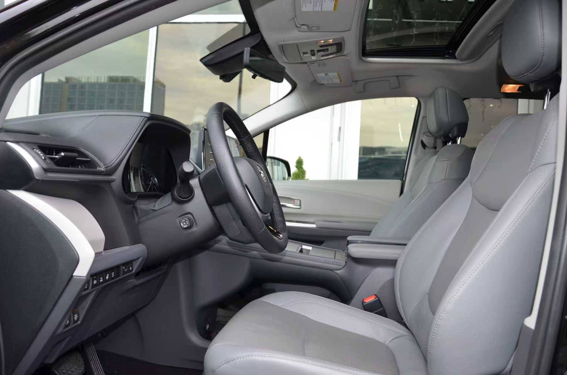 2021 Toyota Sienna XLE 7-Passenger AWD, Vancouver, Cash