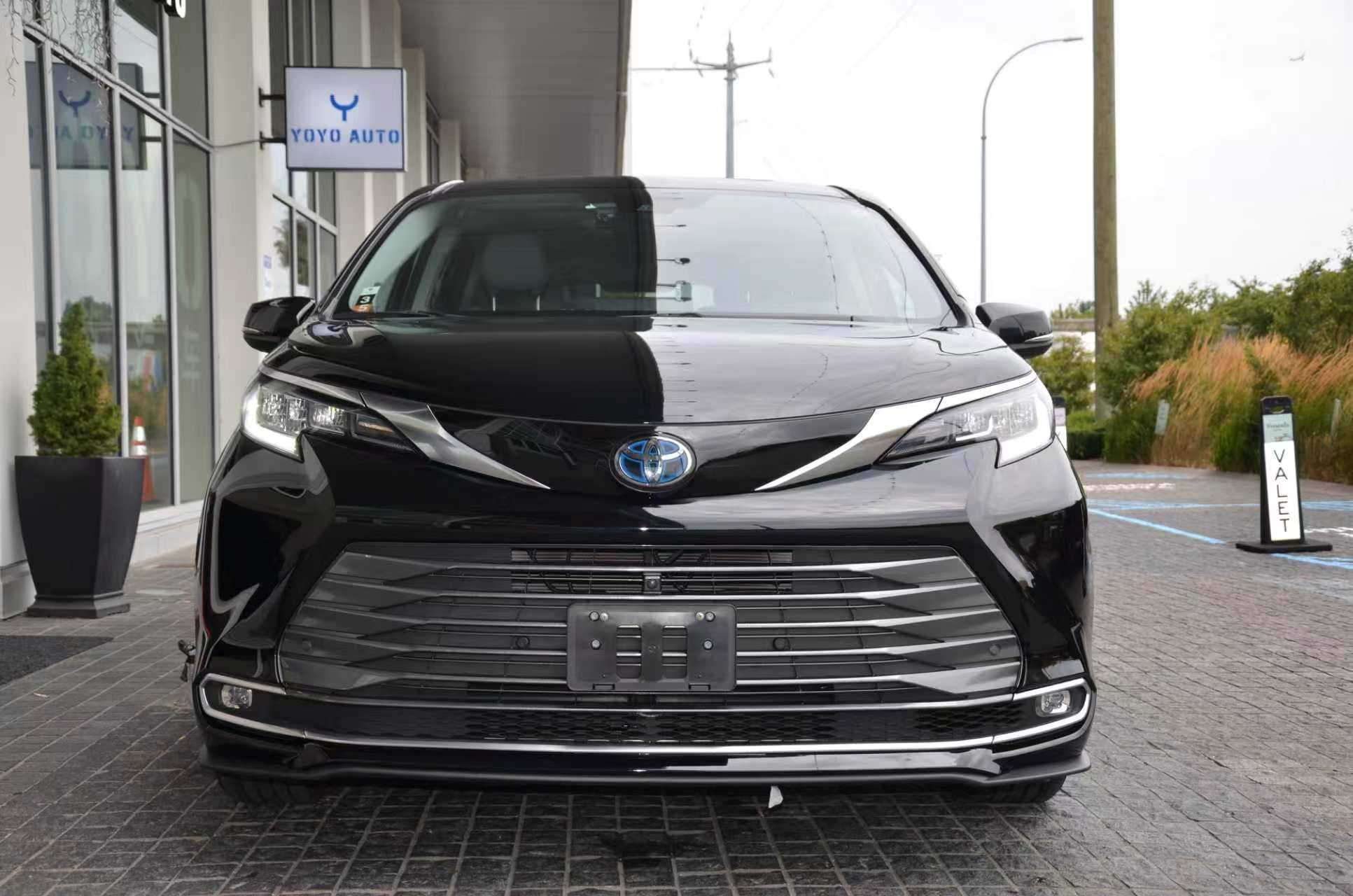 2021 Toyota Sienna XLE 7-Passenger AWD, Vancouver, Cash