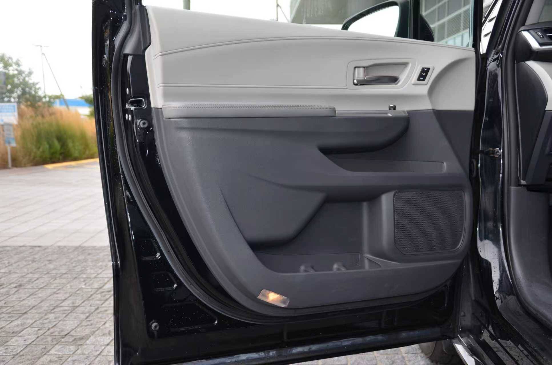 2021 Toyota Sienna XLE 7-Passenger AWD, Vancouver, Cash