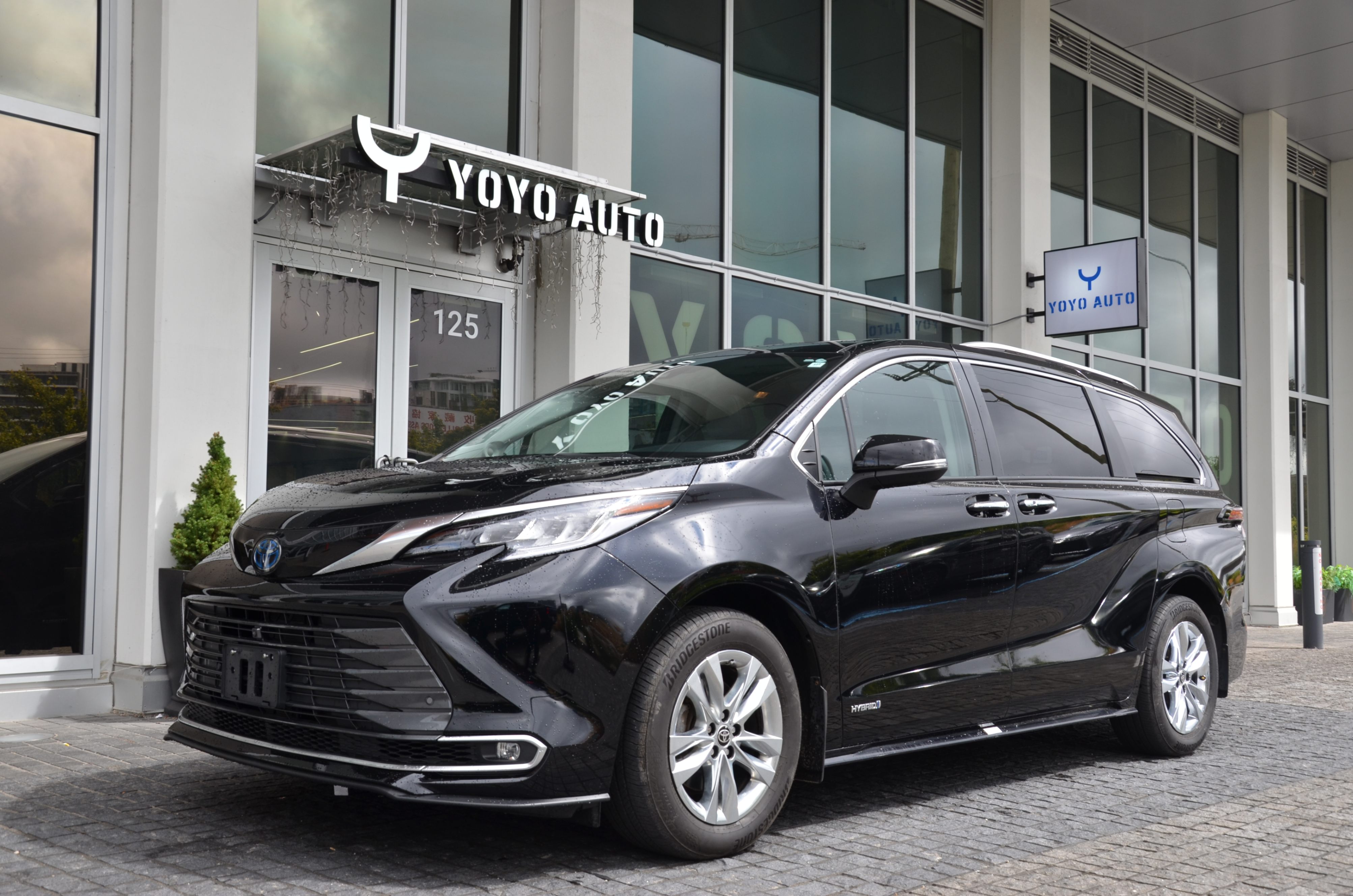2021 Toyota Sienna XLE 7-Passenger AWD, Vancouver, Cash