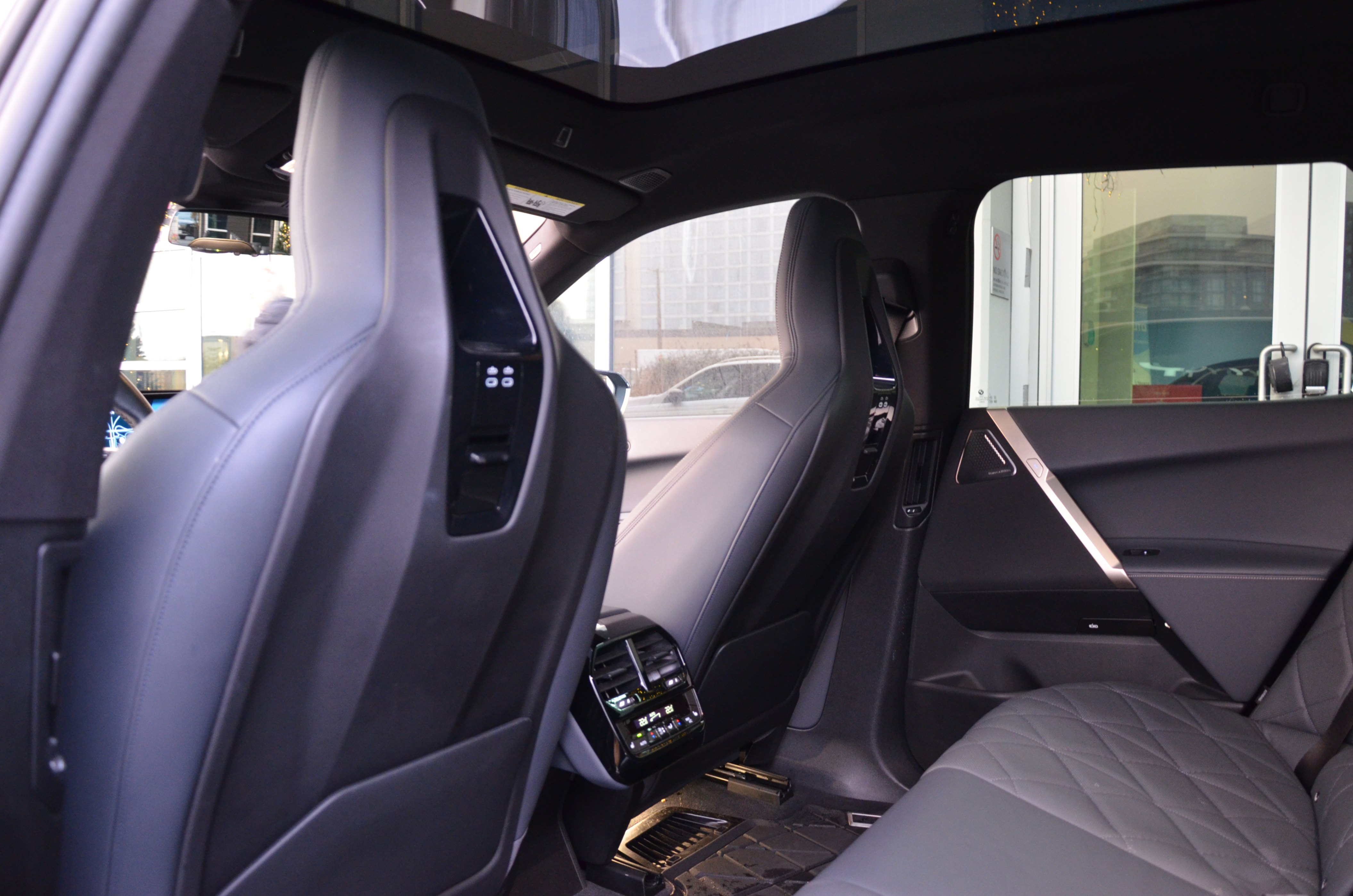 2022 BMW iX XDrive50 Sports Activity Vehicle, 温哥华, 全款车