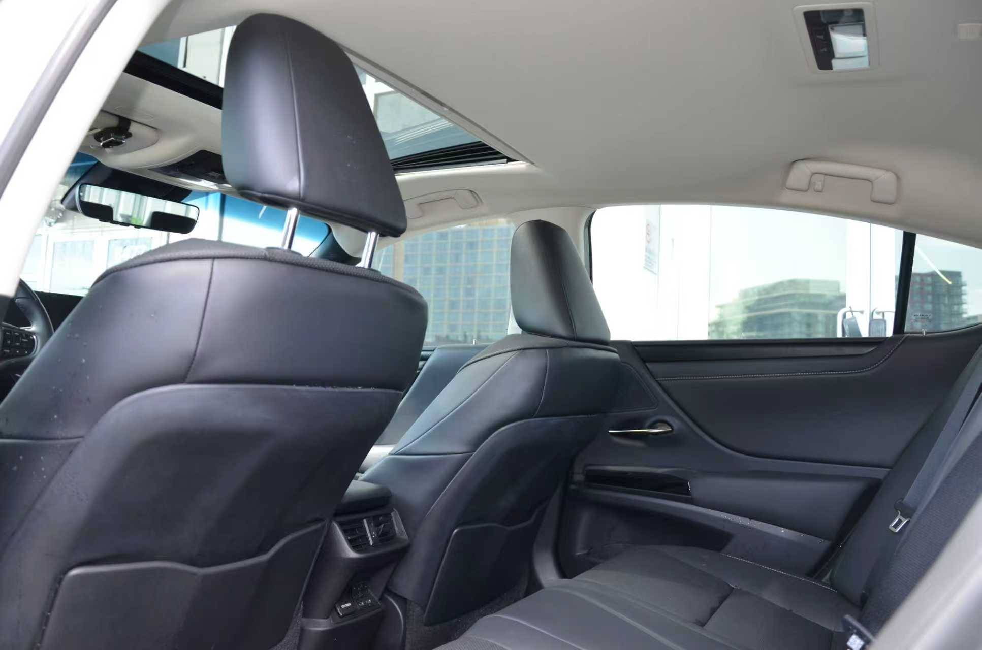 2022 Lexus ES ES 300h Auto, Vancouver, Cash