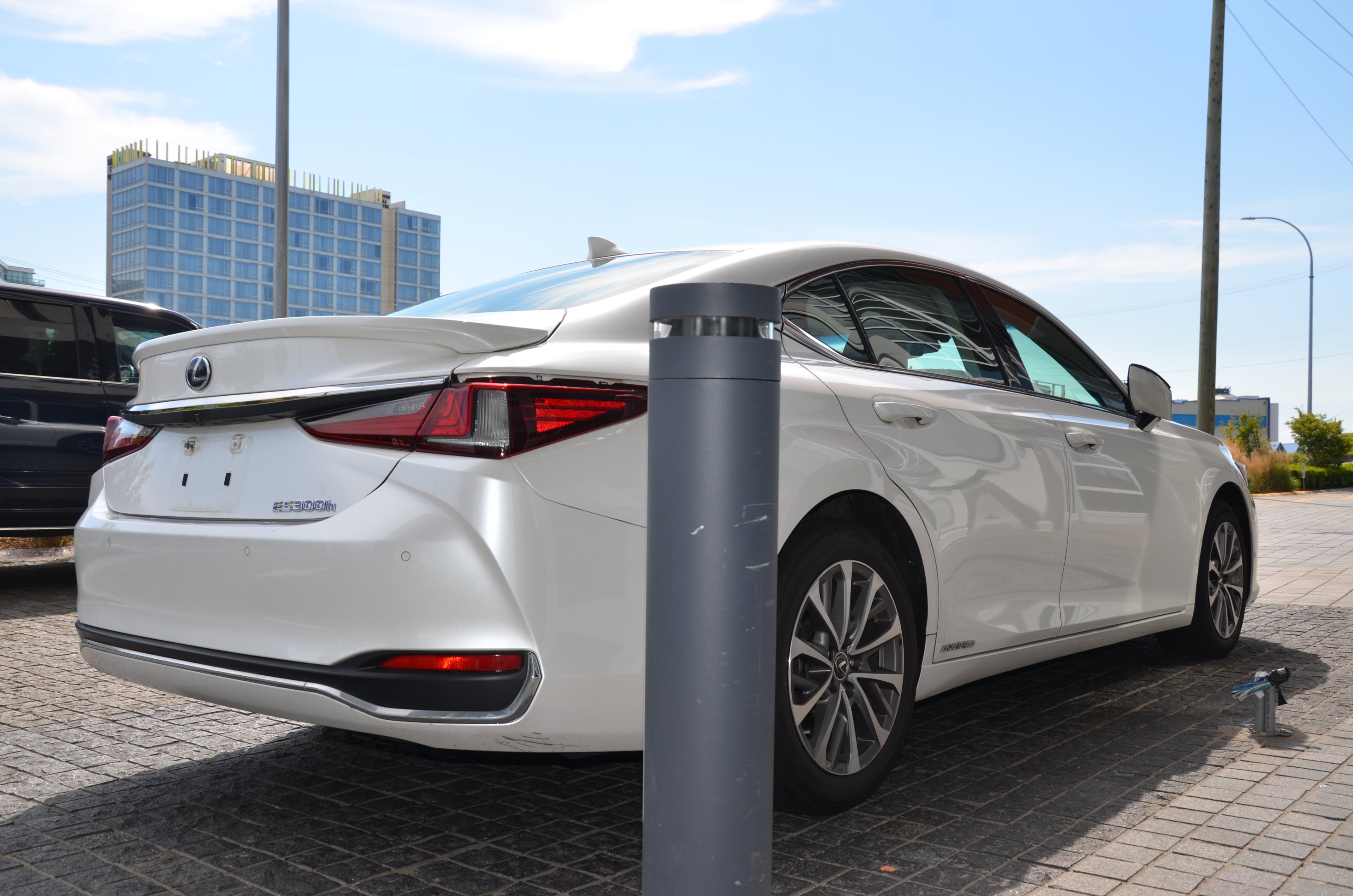 2022 Lexus ES ES 300h Auto, Vancouver, Cash