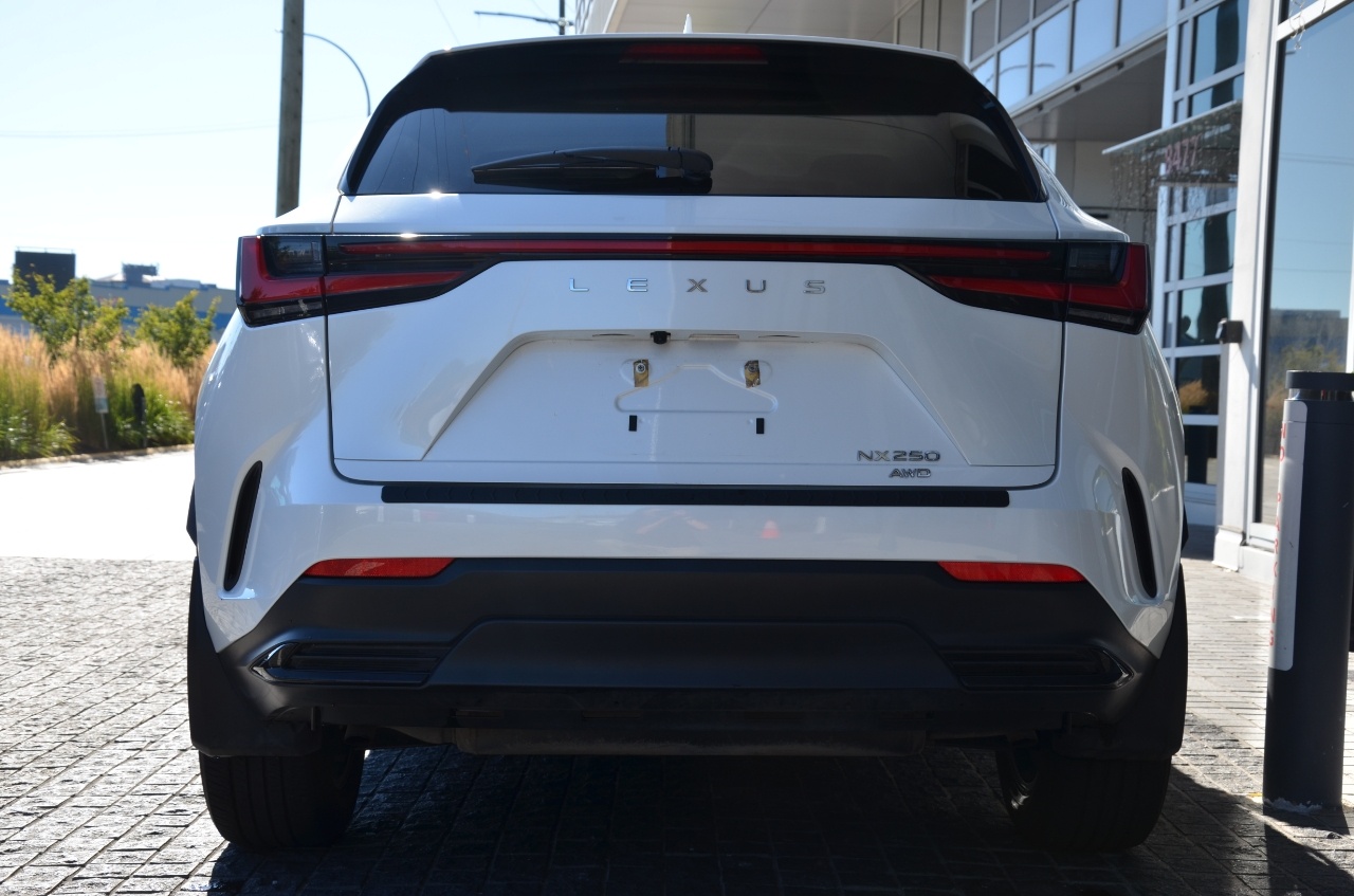 2022 Lexus NX NX 250 AWD *Ltd Avail*, Vancouver, Cash