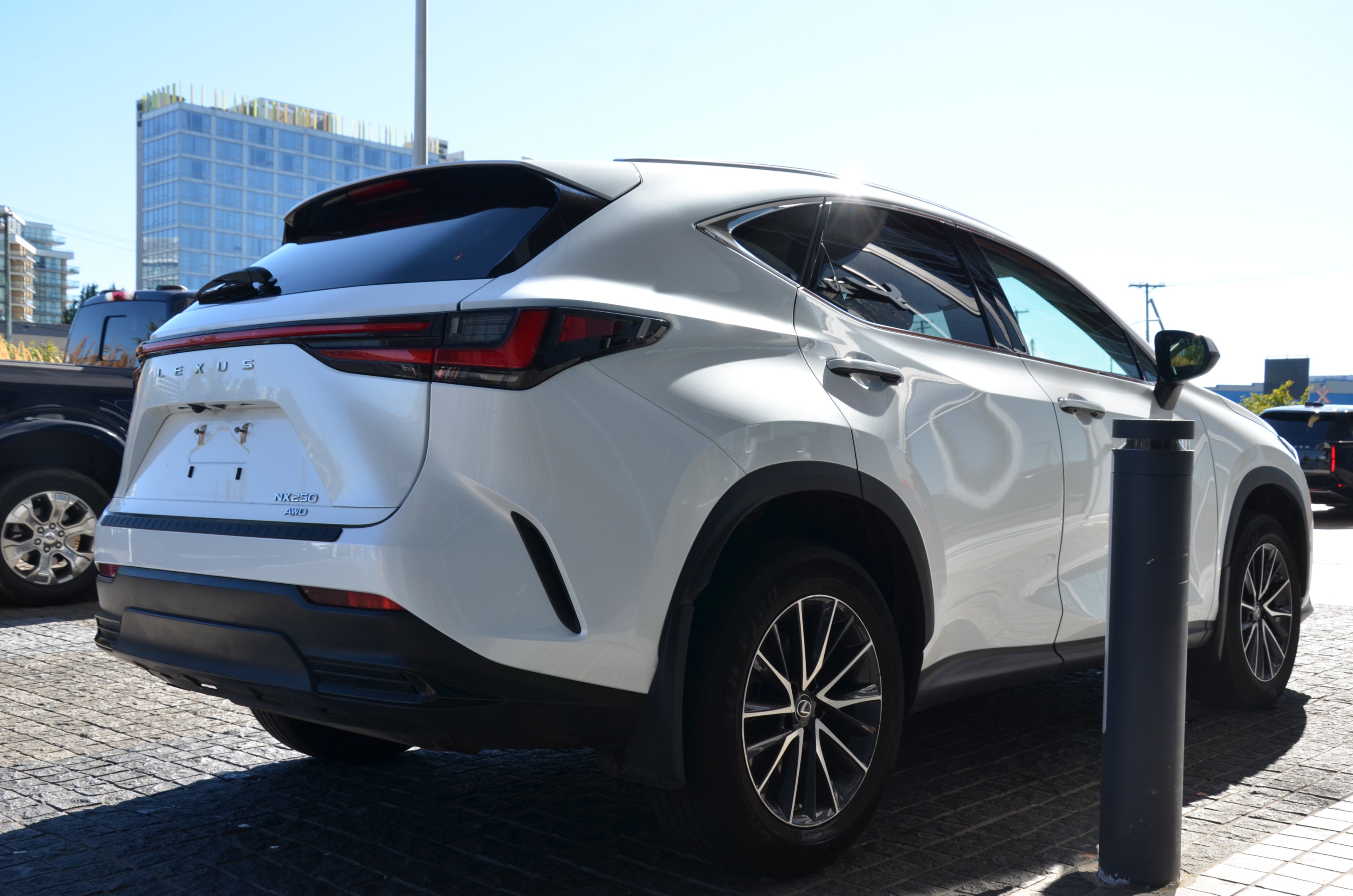 2022 Lexus NX NX 250 AWD *Ltd Avail*, Vancouver, Cash