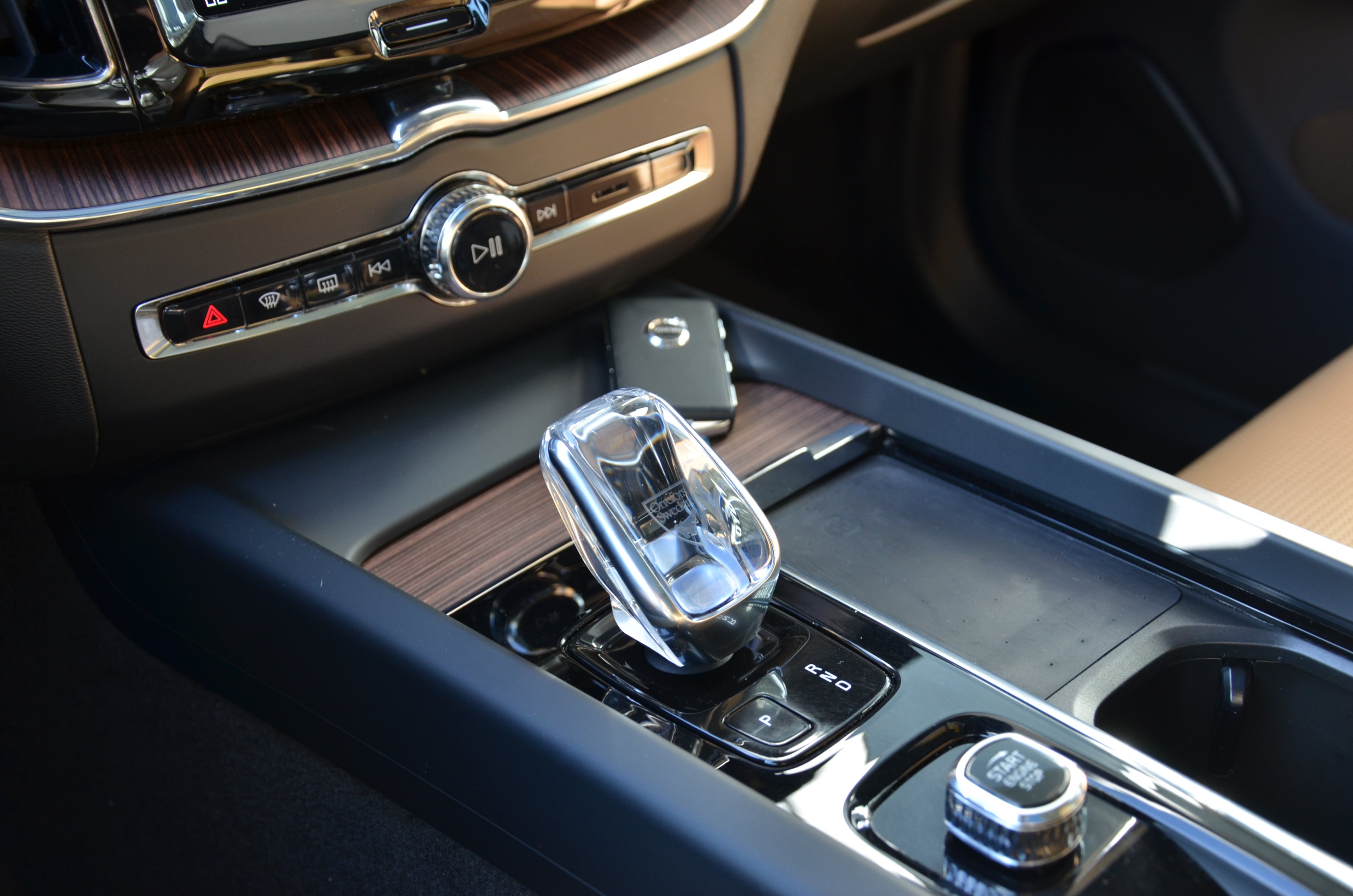 2022 Volvo XC60 Recharge T8 eAWD PHEV Inscription *Ltd Avail*, 温哥华, 全款车