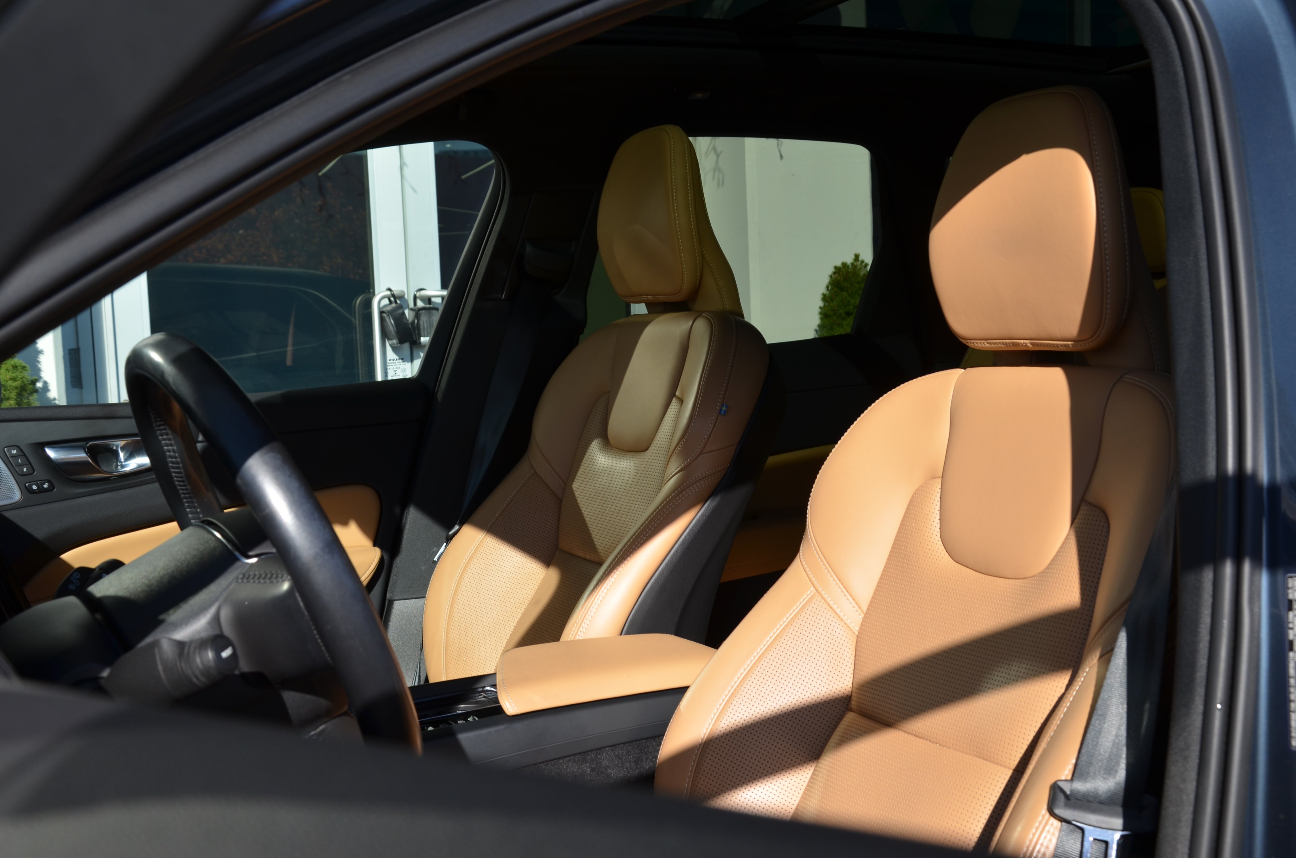 2022 Volvo XC60 Recharge T8 eAWD PHEV Inscription *Ltd Avail*, 温哥华, 全款车