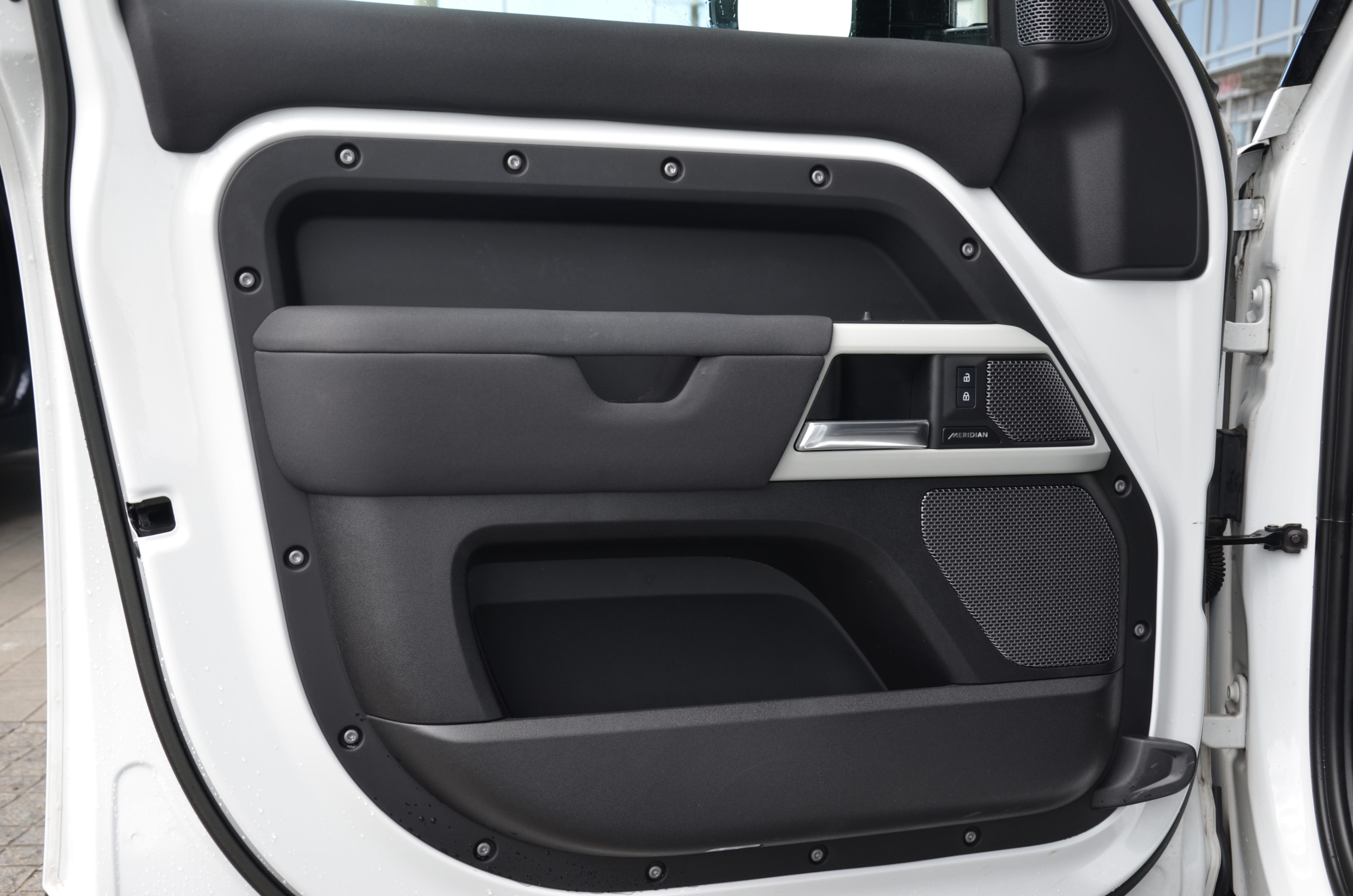 2023 Land Rover Defender 110 S AWD, Vancouver, Cash
