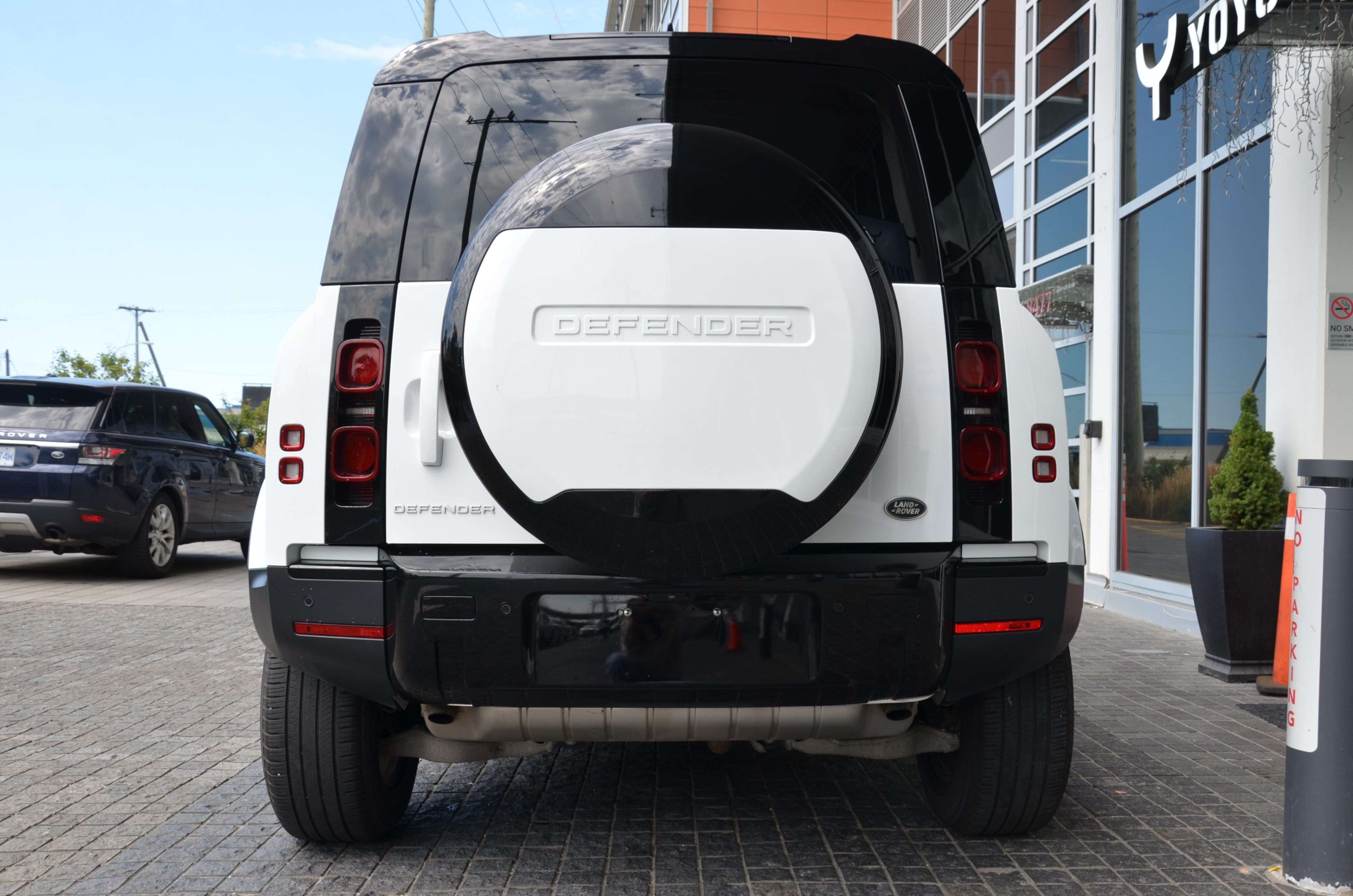 2023 Land Rover Defender 110 S AWD, Vancouver, Cash