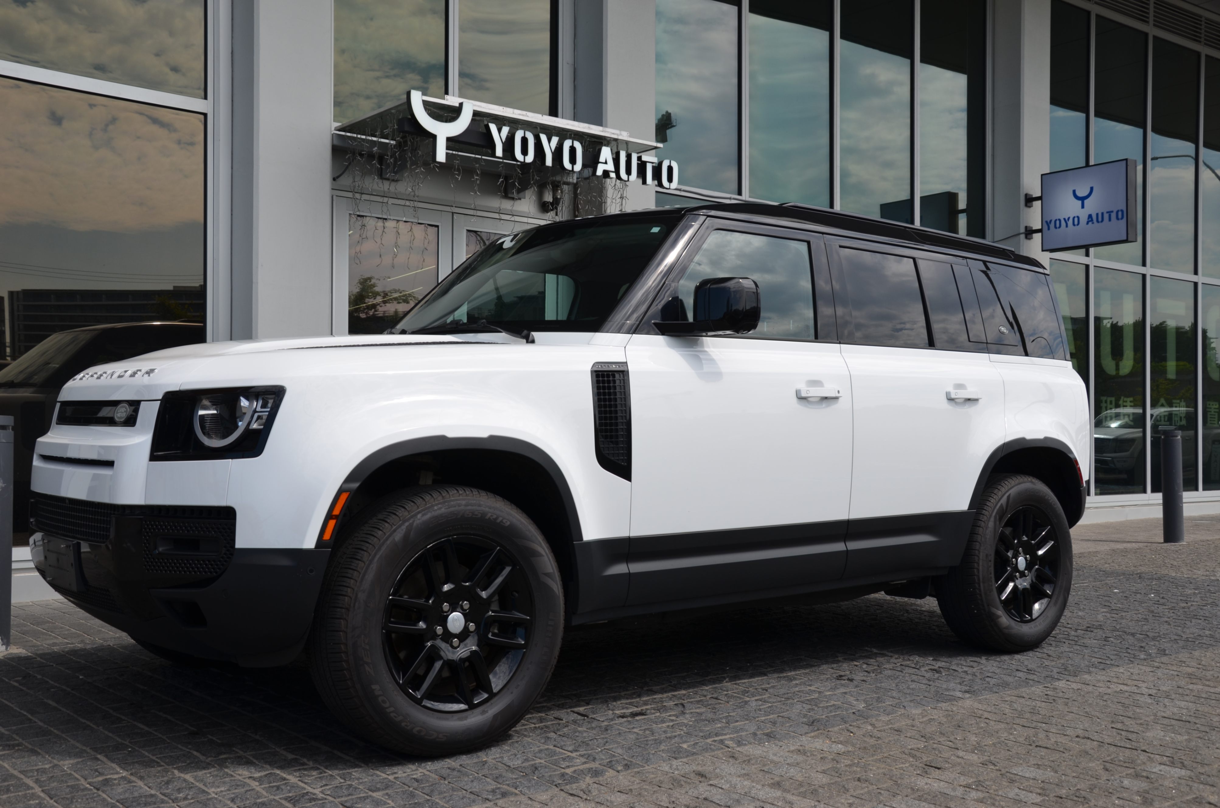2023 Land Rover Defender 110 S AWD, Vancouver, Cash