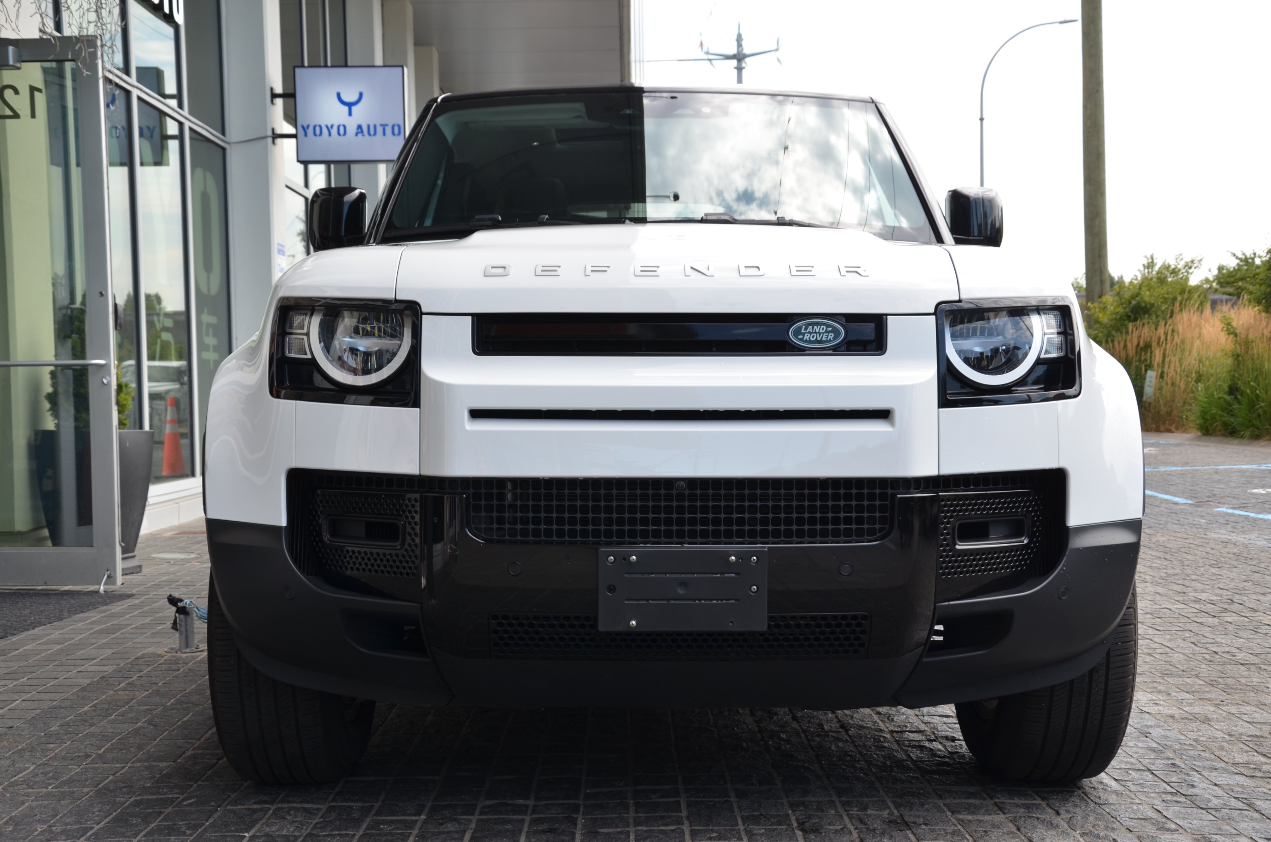 2023 Land Rover Defender 110 S AWD, Vancouver, Cash