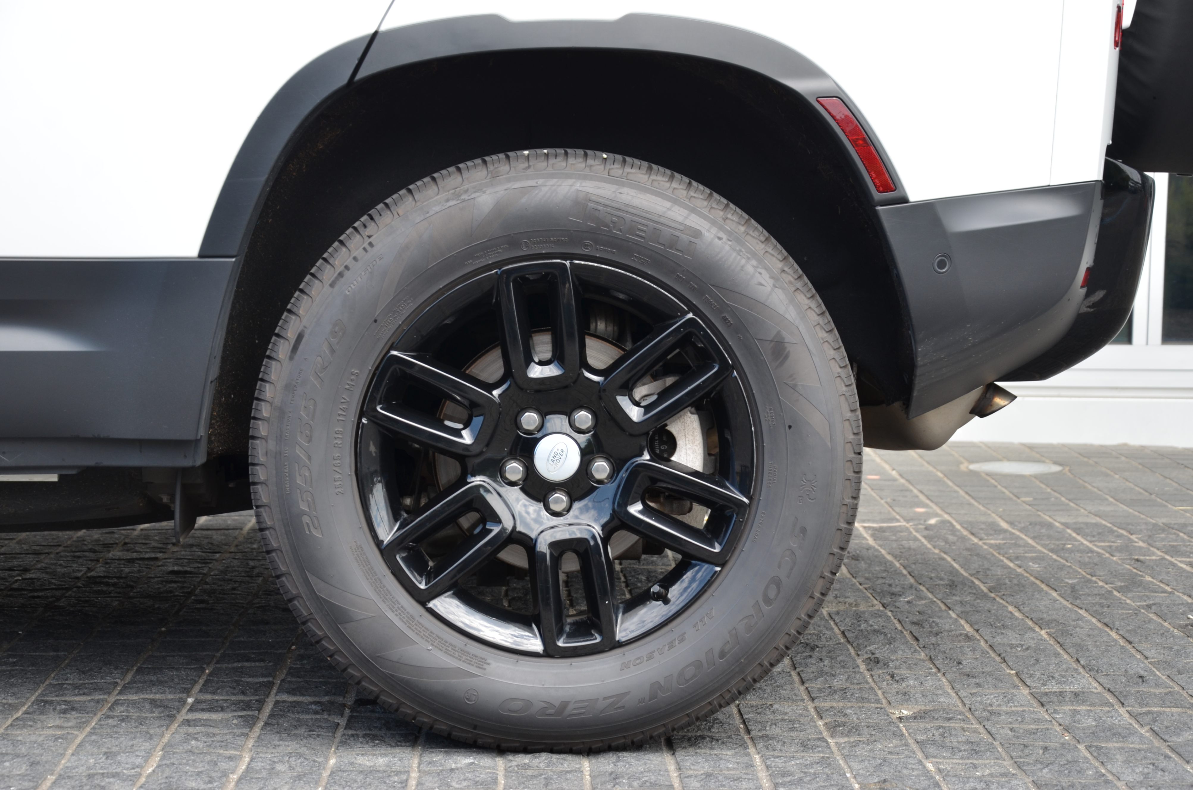 2023 Land Rover Defender 110 S AWD, Vancouver, Cash