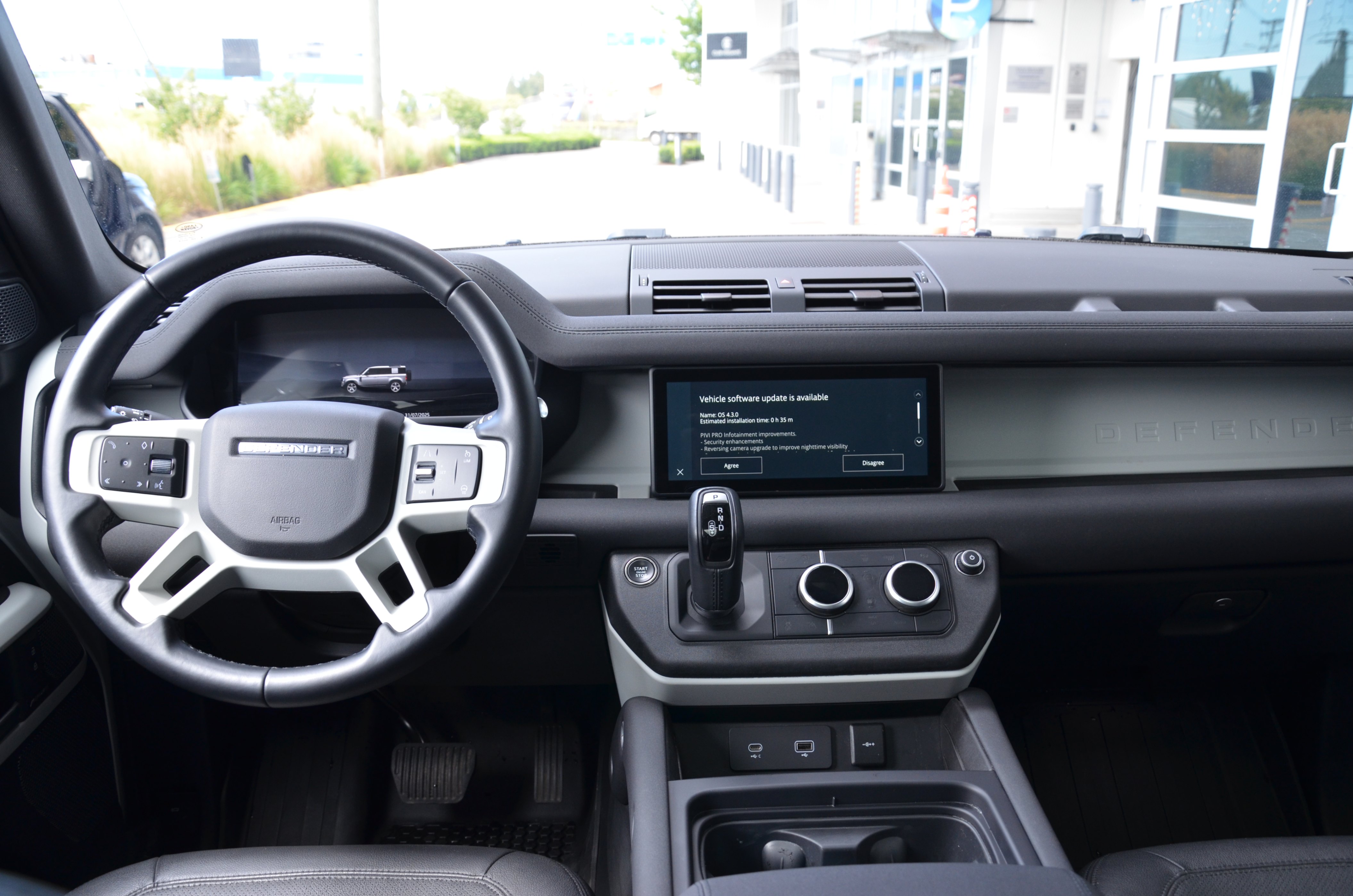 2023 Land Rover Defender 110 S AWD, Vancouver, Cash