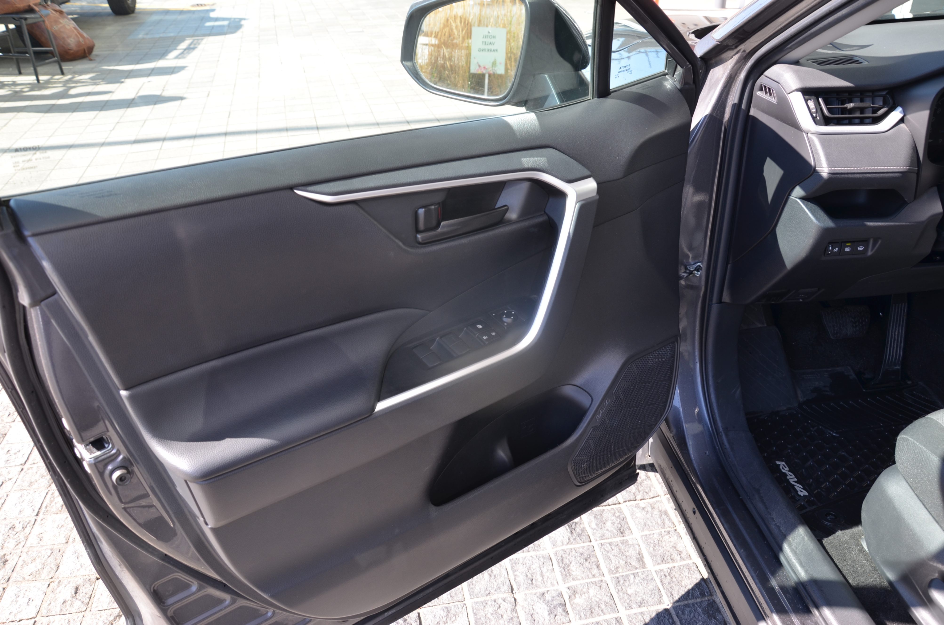 2023 Toyota RAV4 LE AWD, 温哥华, 全款车