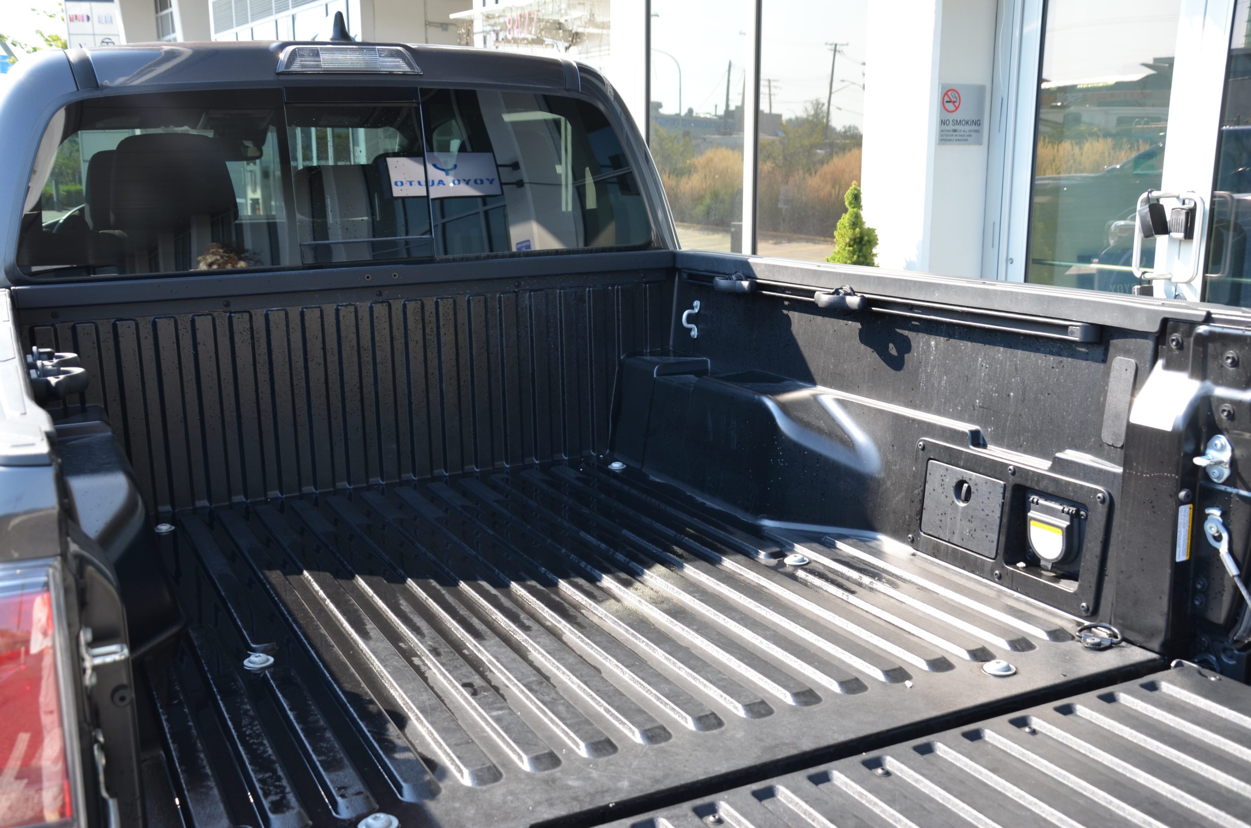 2023 Toyota Tacoma 4x4 Double Cab auto SB, Vancouver, Cash