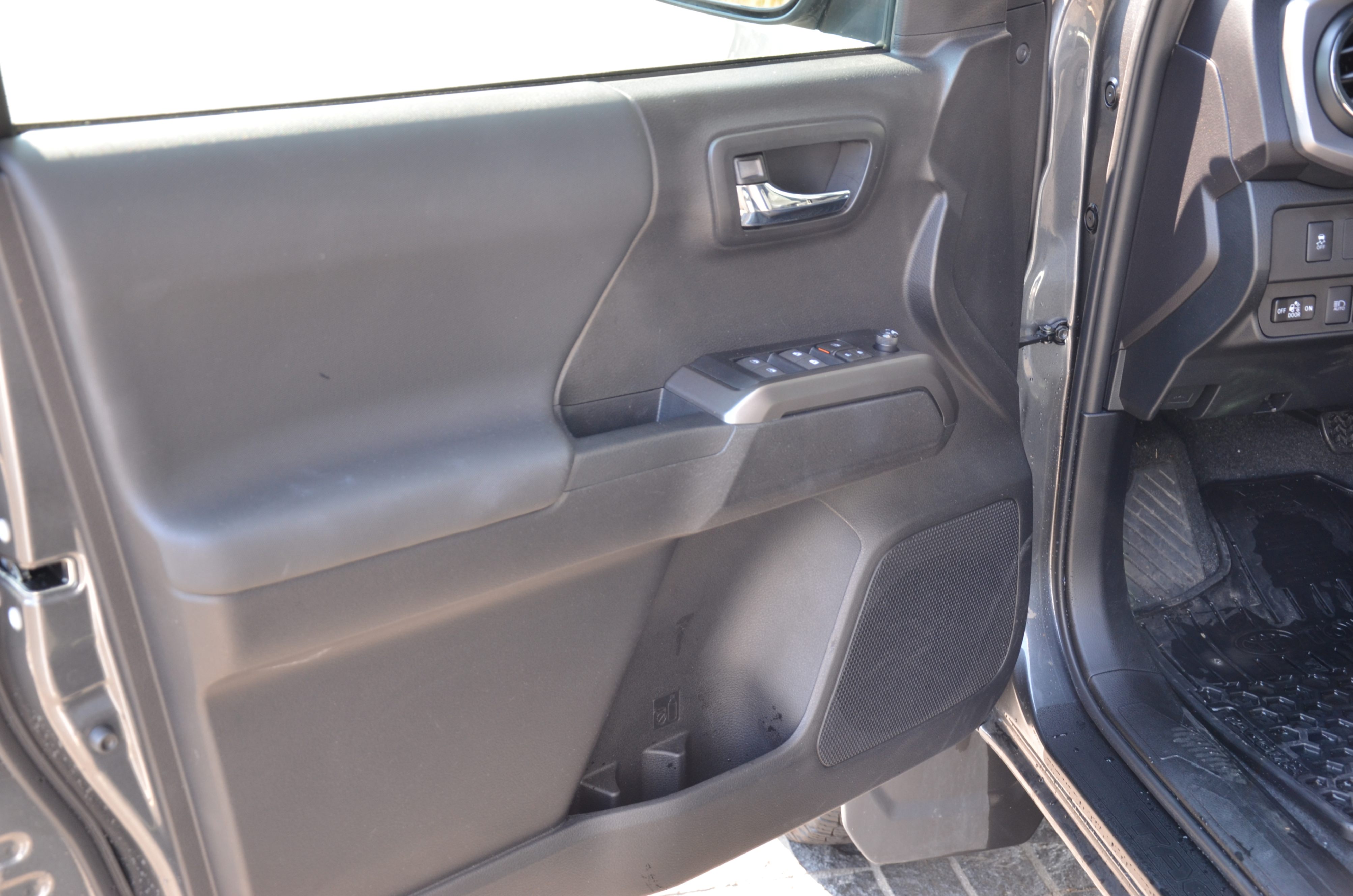 2023 Toyota Tacoma 4x4 Double Cab auto SB, Vancouver, Cash