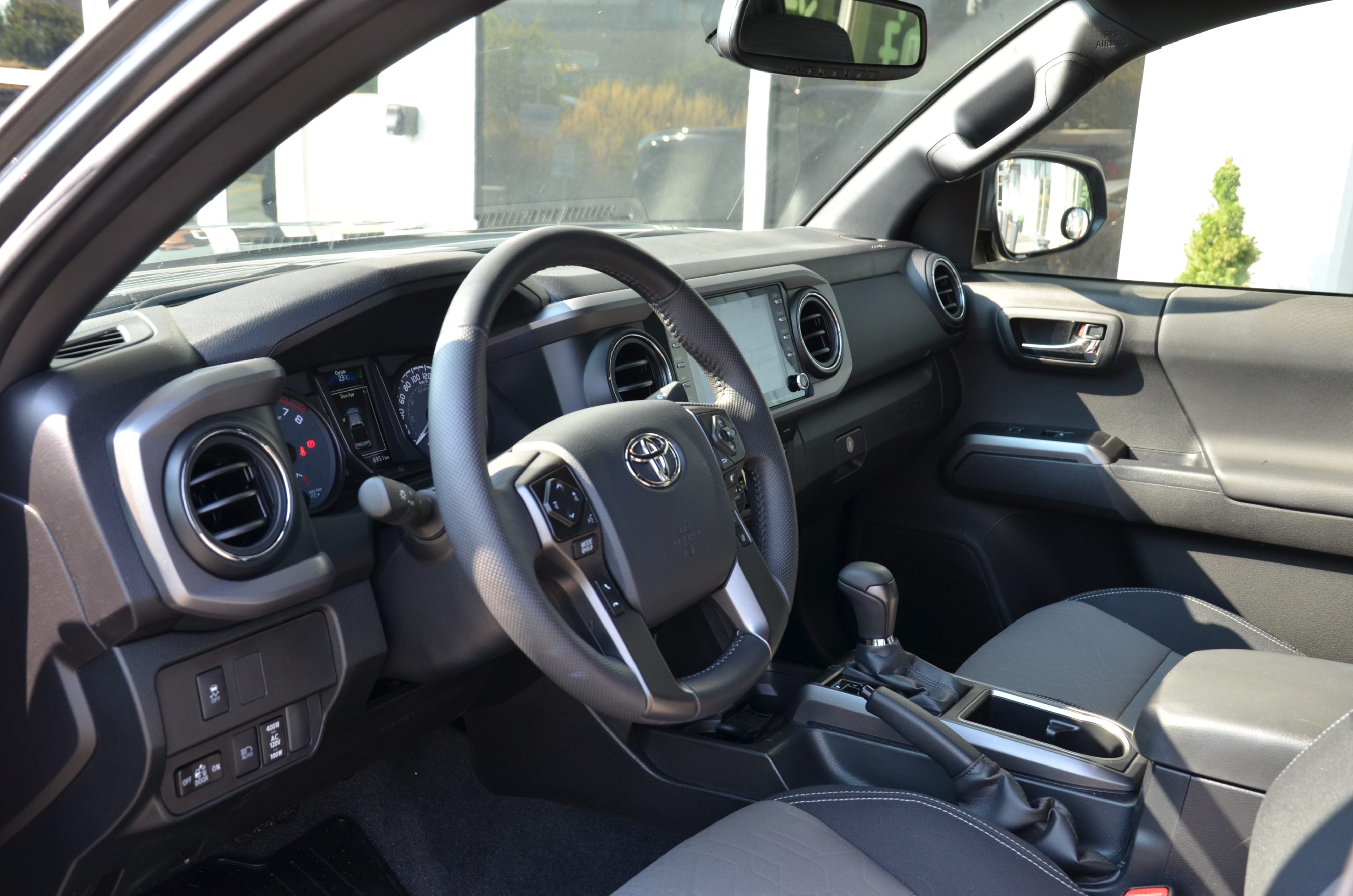 2023 Toyota Tacoma 4x4 Double Cab auto SB, Vancouver, Cash