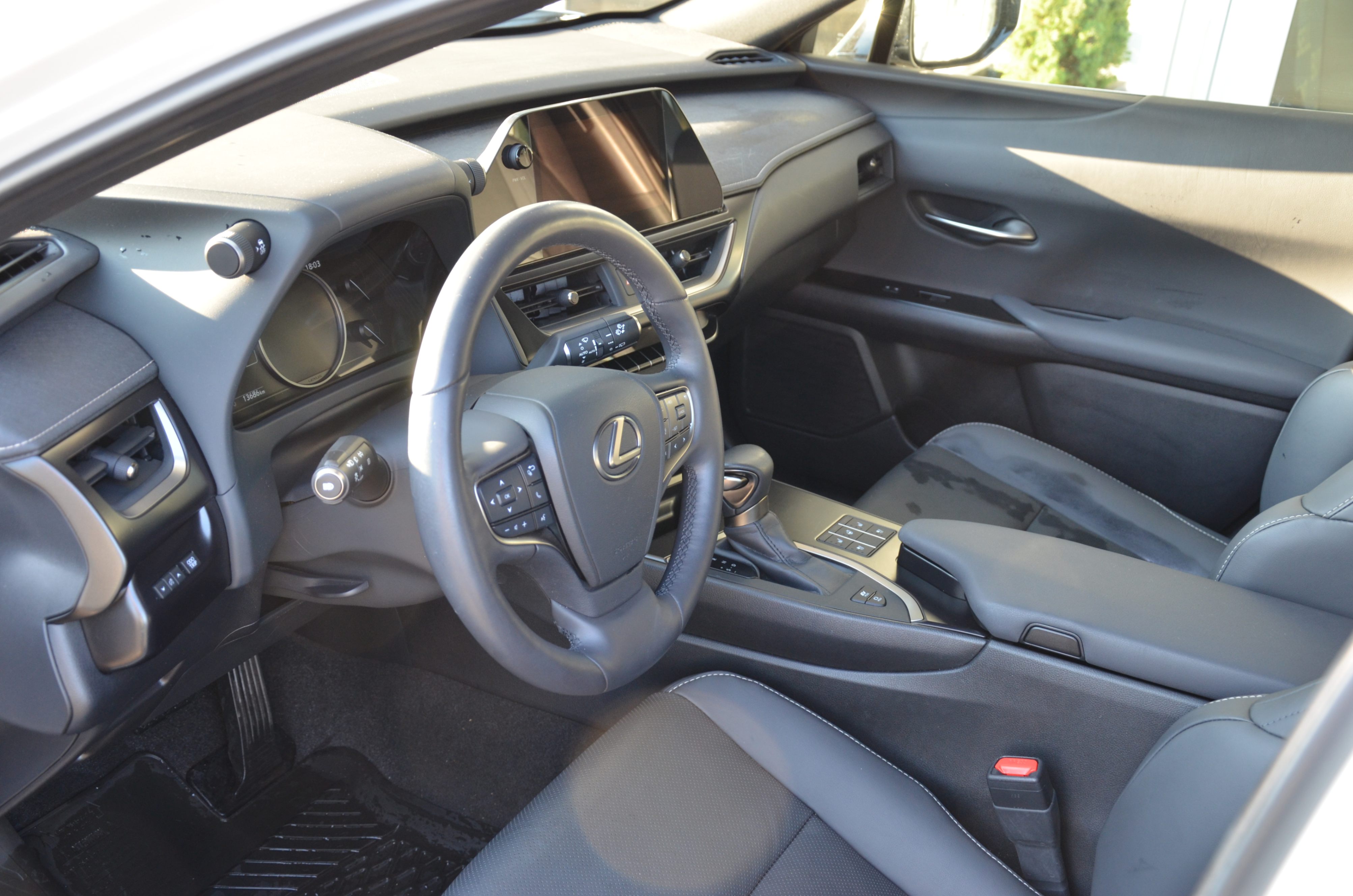 2024 Lexus UX UX 250h CVT, Vancouver, Cash