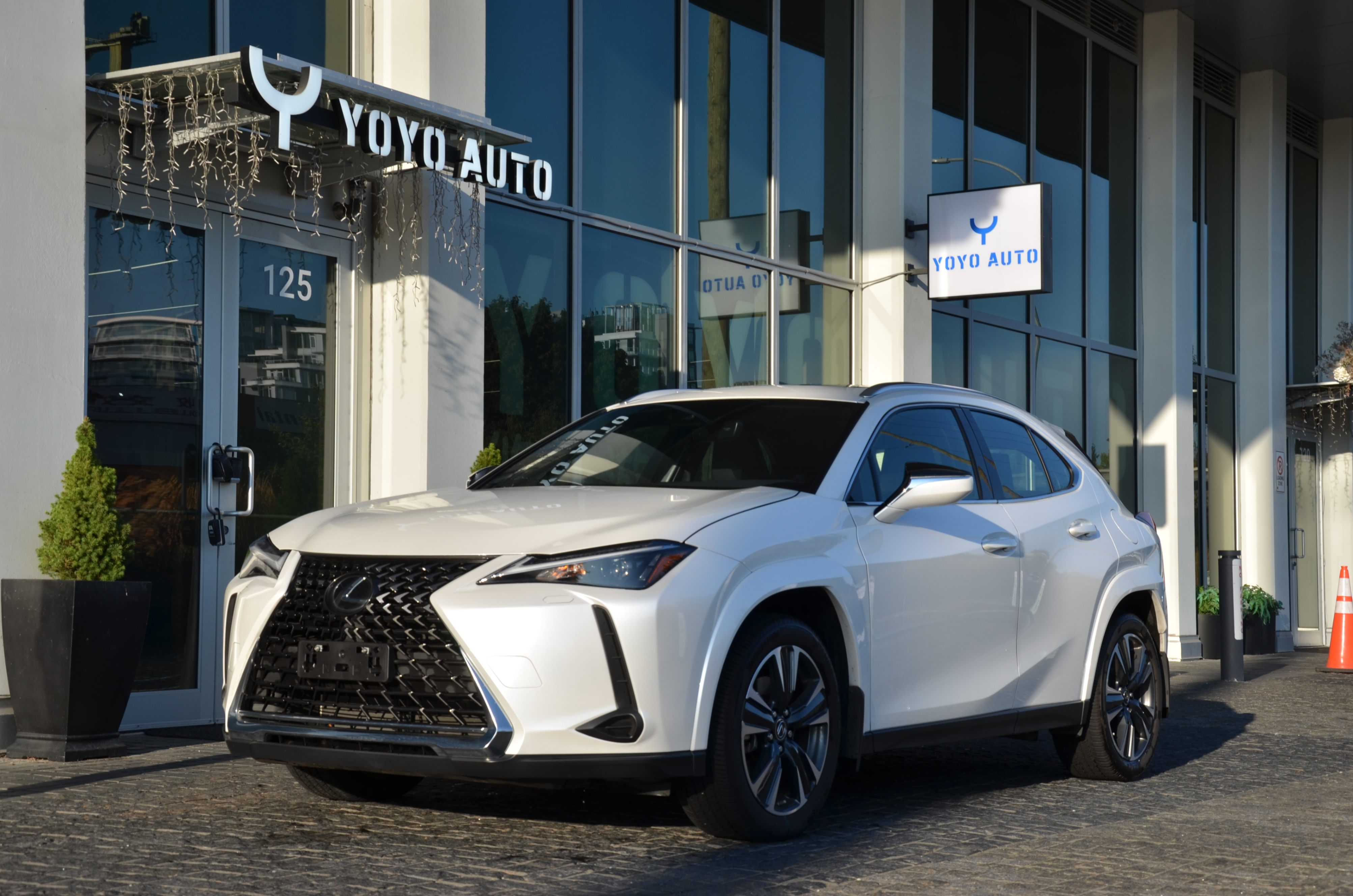2024 Lexus UX UX 250h CVT, Vancouver, Cash