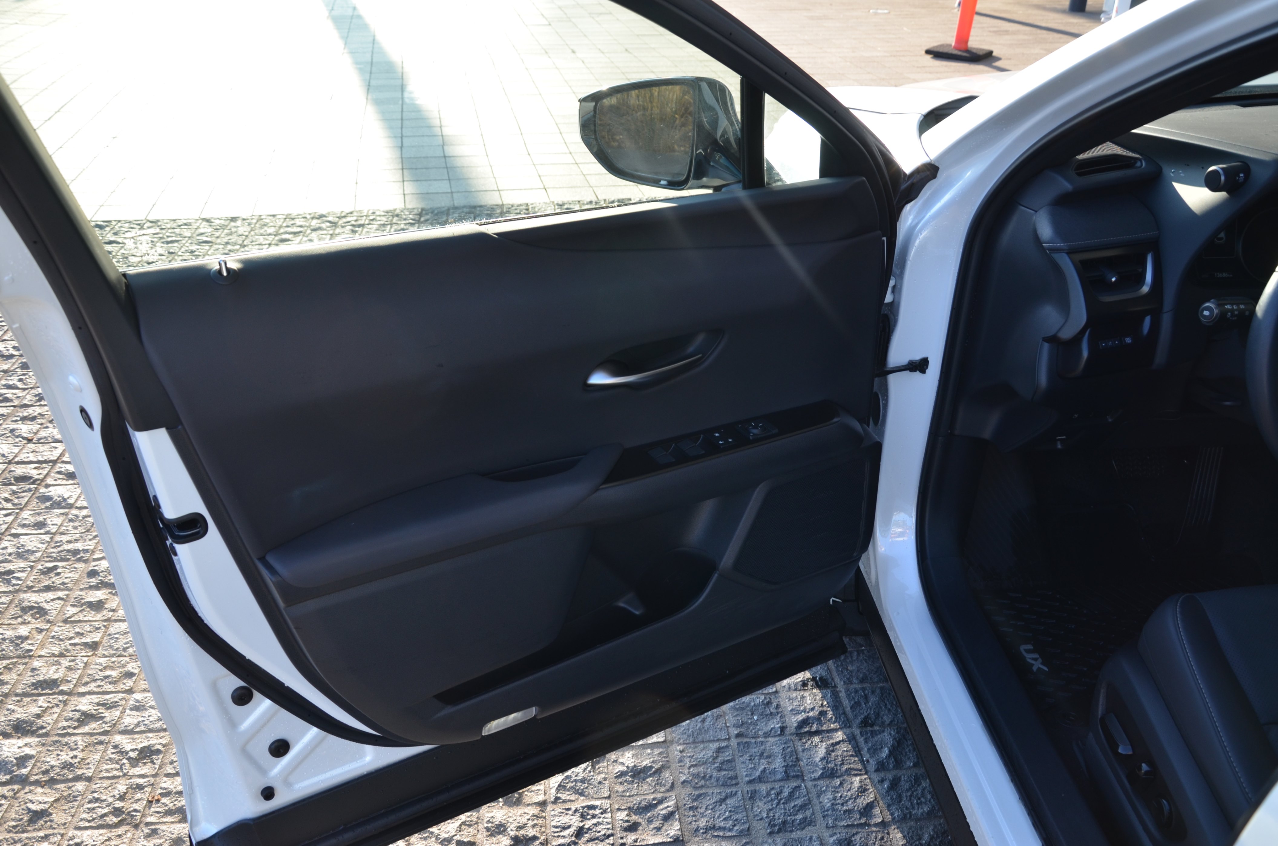 2024 Lexus UX UX 250h CVT, Vancouver, Cash