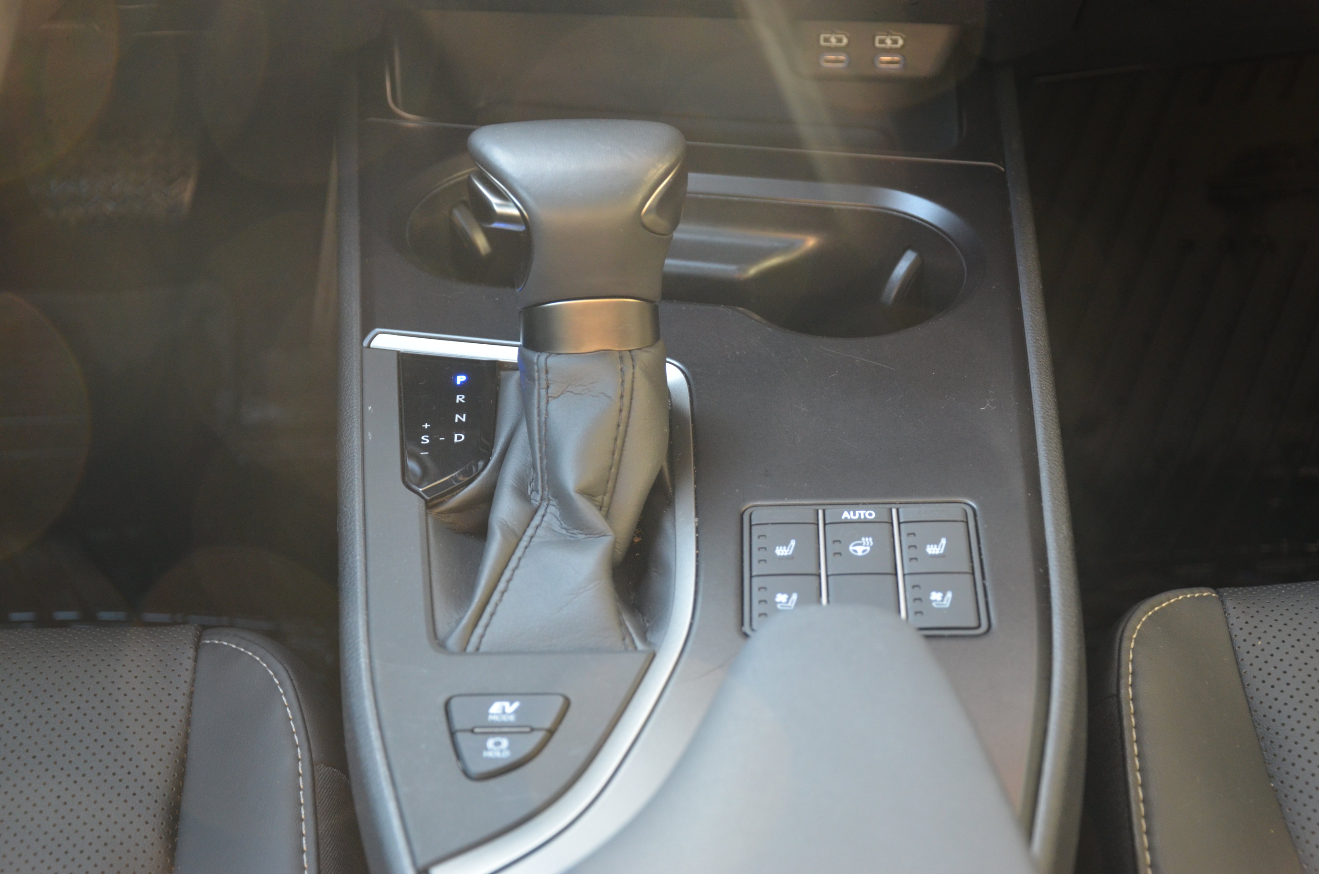 2024 Lexus UX UX 250h CVT, Vancouver, Cash