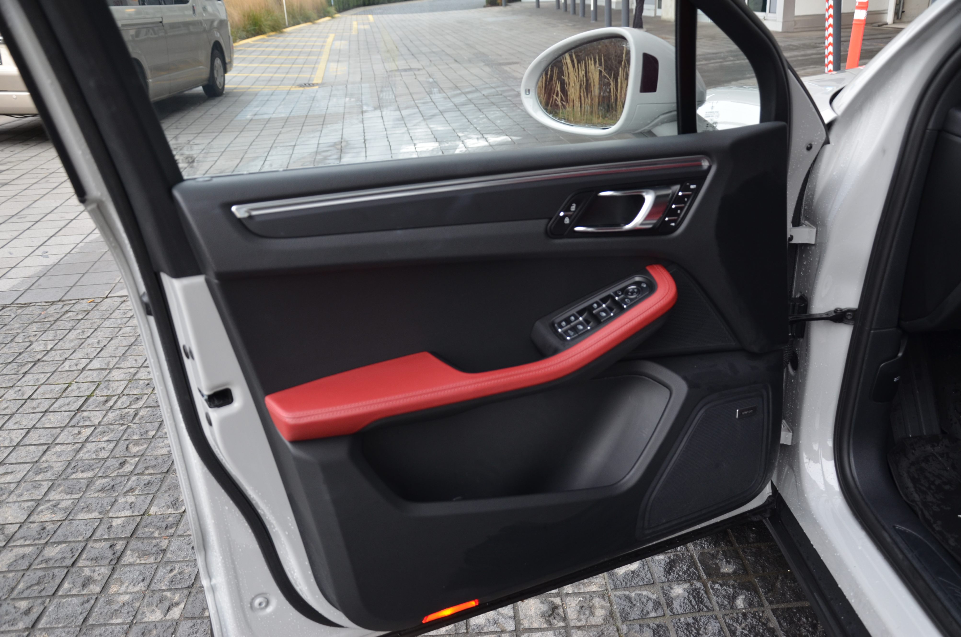 2024 Porsche Macan AWD, Vancouver, Cash