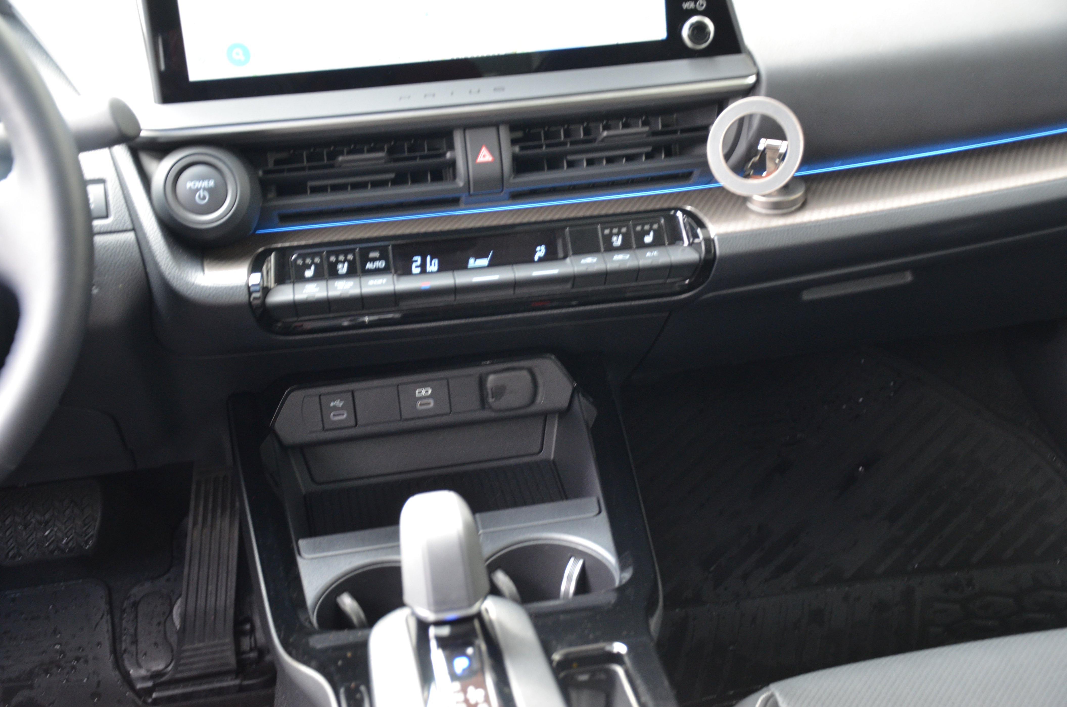 2024 Toyota Prius XLE AWD-e, Vancouver, Cash