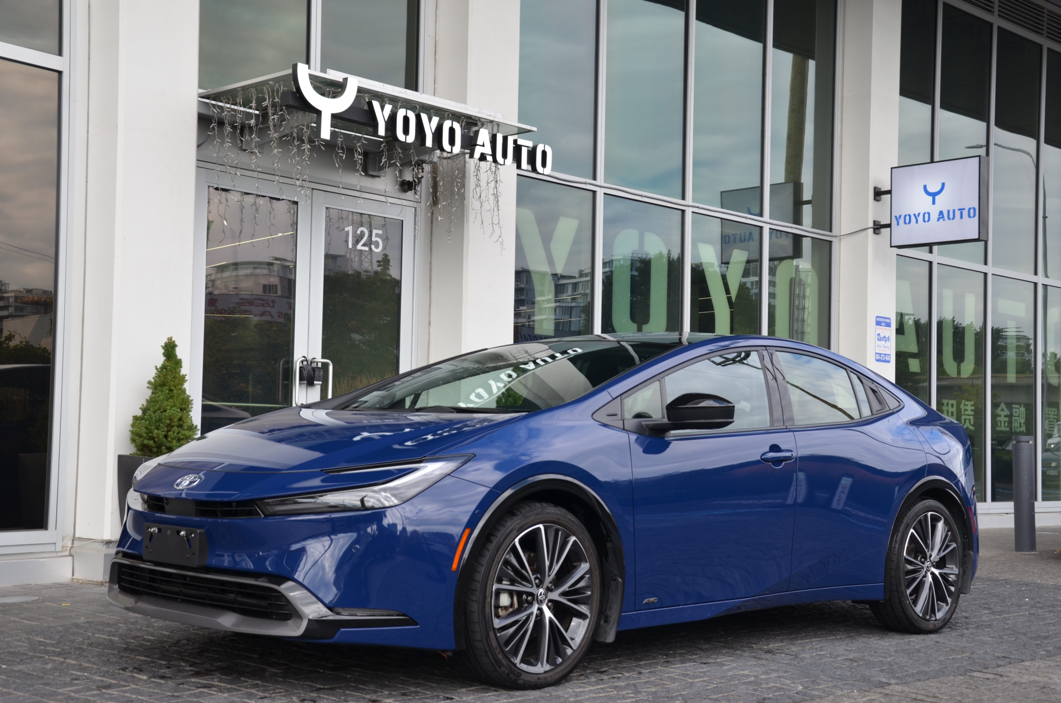 2024 Toyota Prius XLE AWD-e, Vancouver, Cash